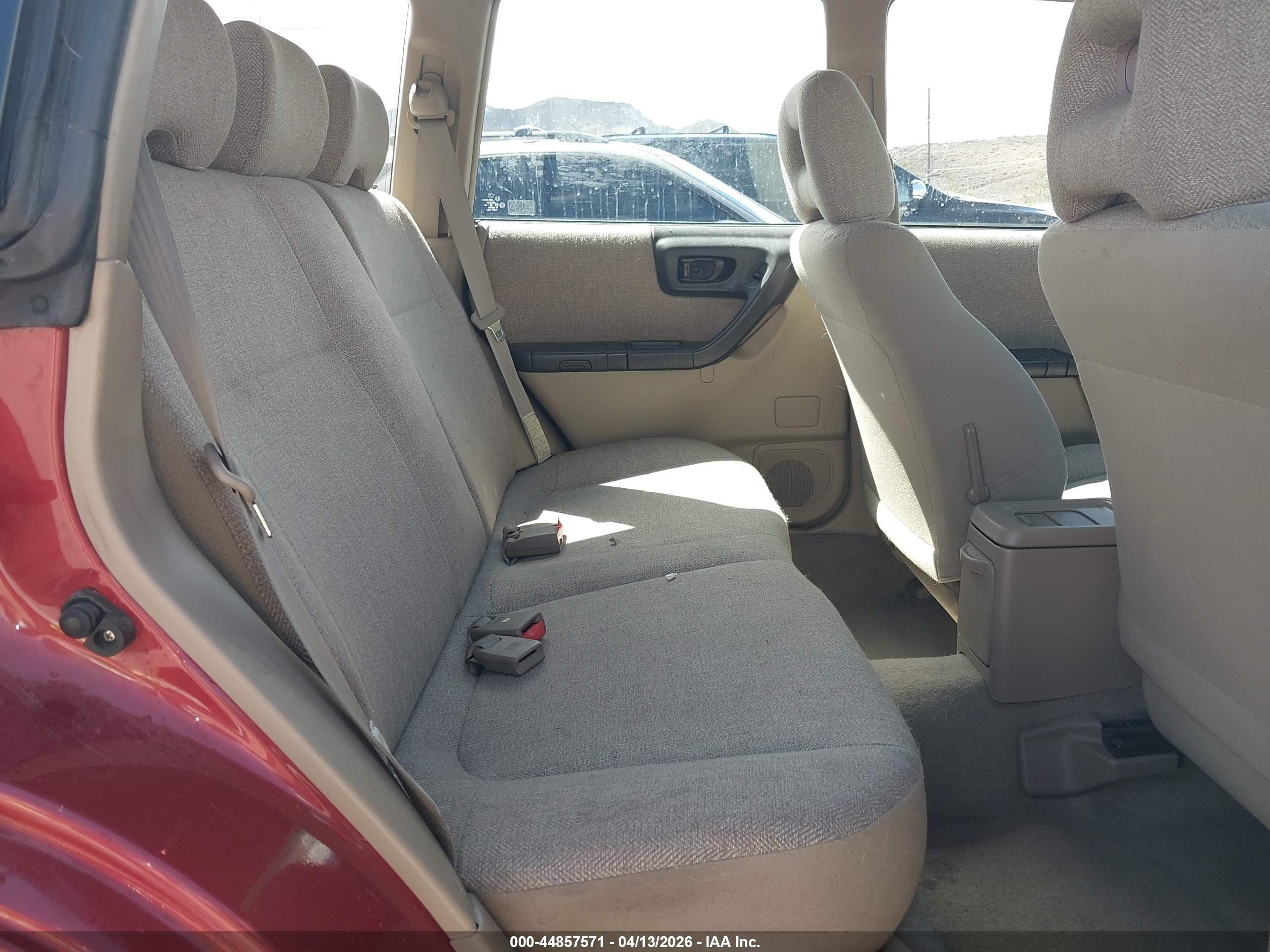 SUBARU FORESTER image 8