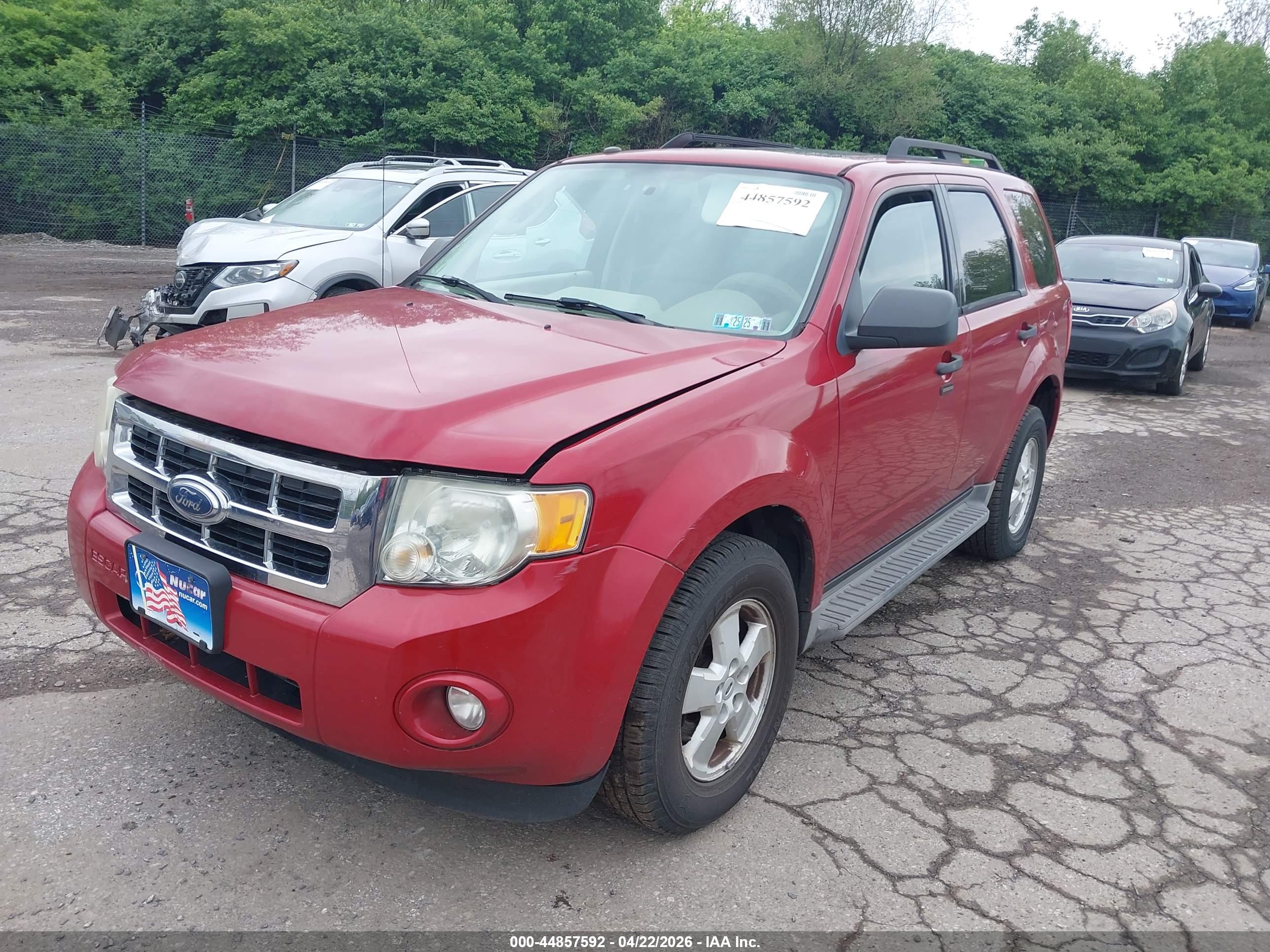 FORD ESCAPE image 2