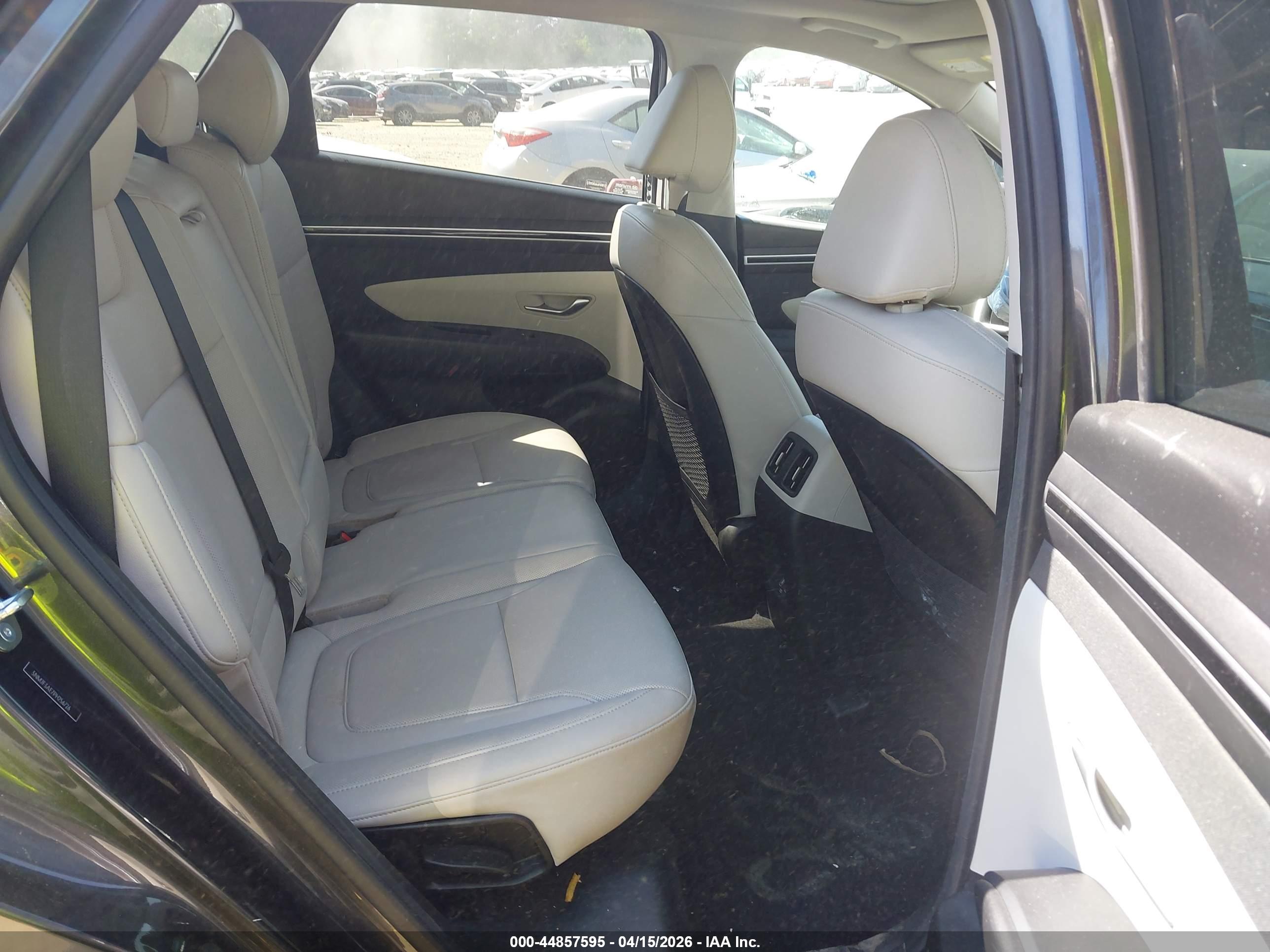 HYUNDAI TUCSON image 8
