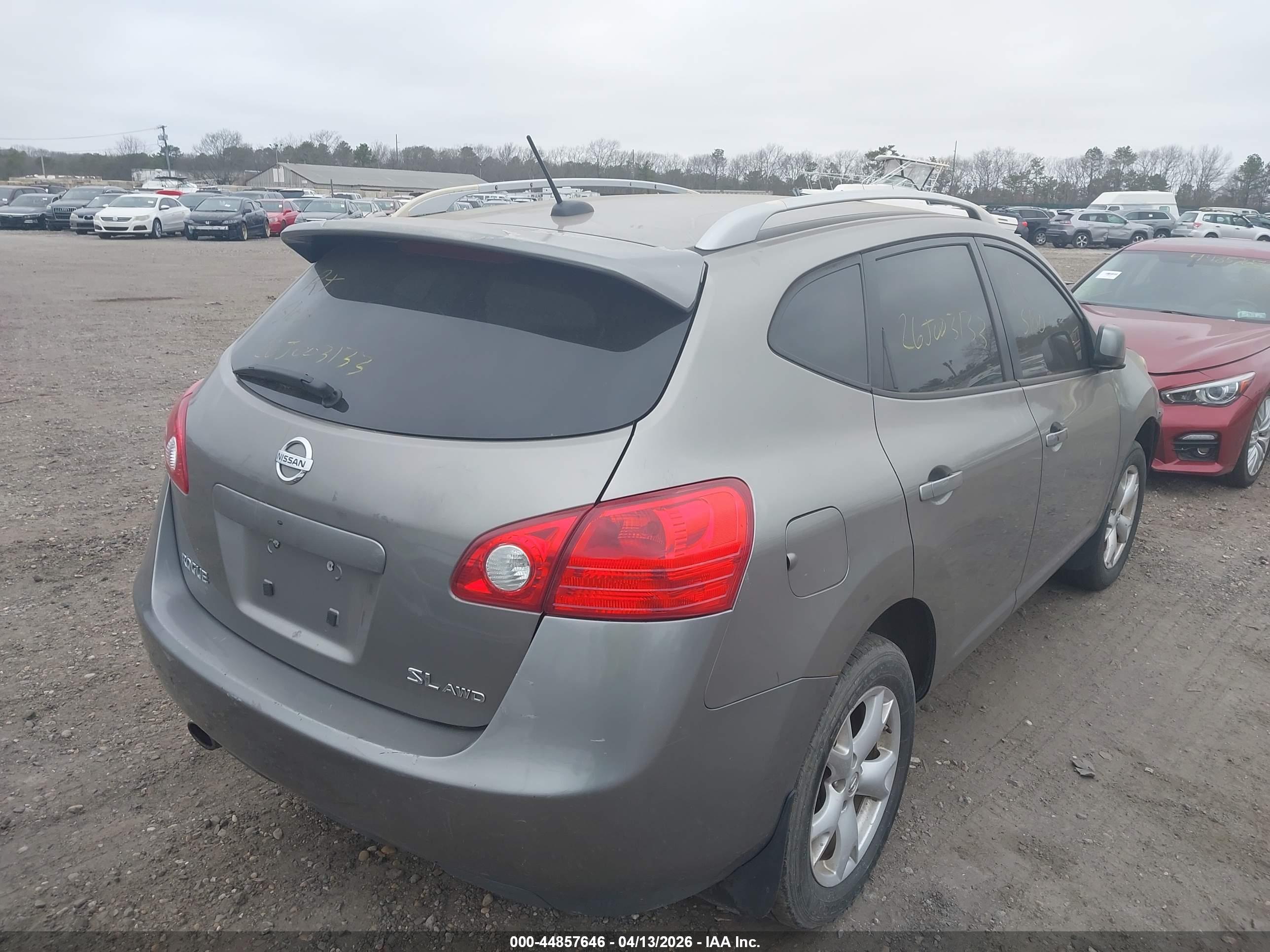 NISSAN ROGUE image 4
