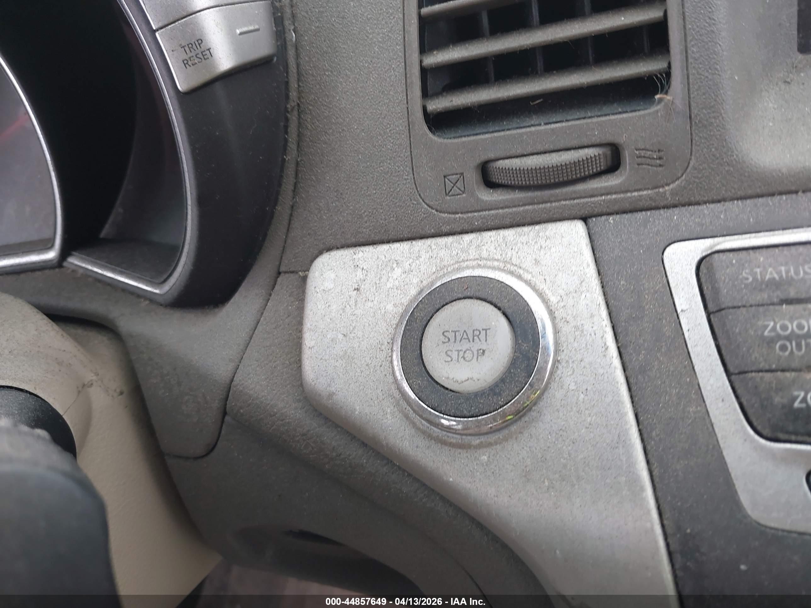 NISSAN MURANO image 11
