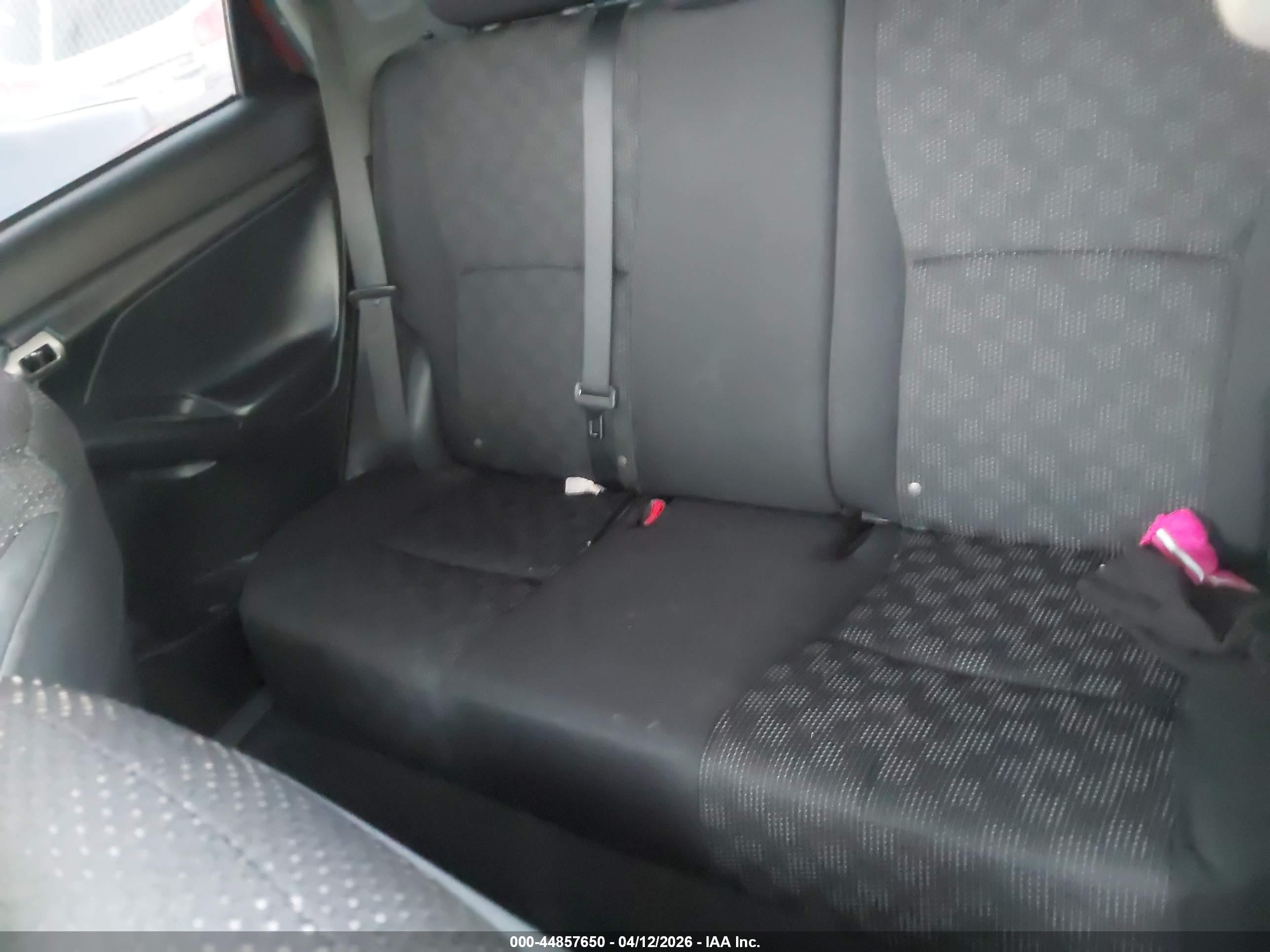 PONTIAC VIBE image 8