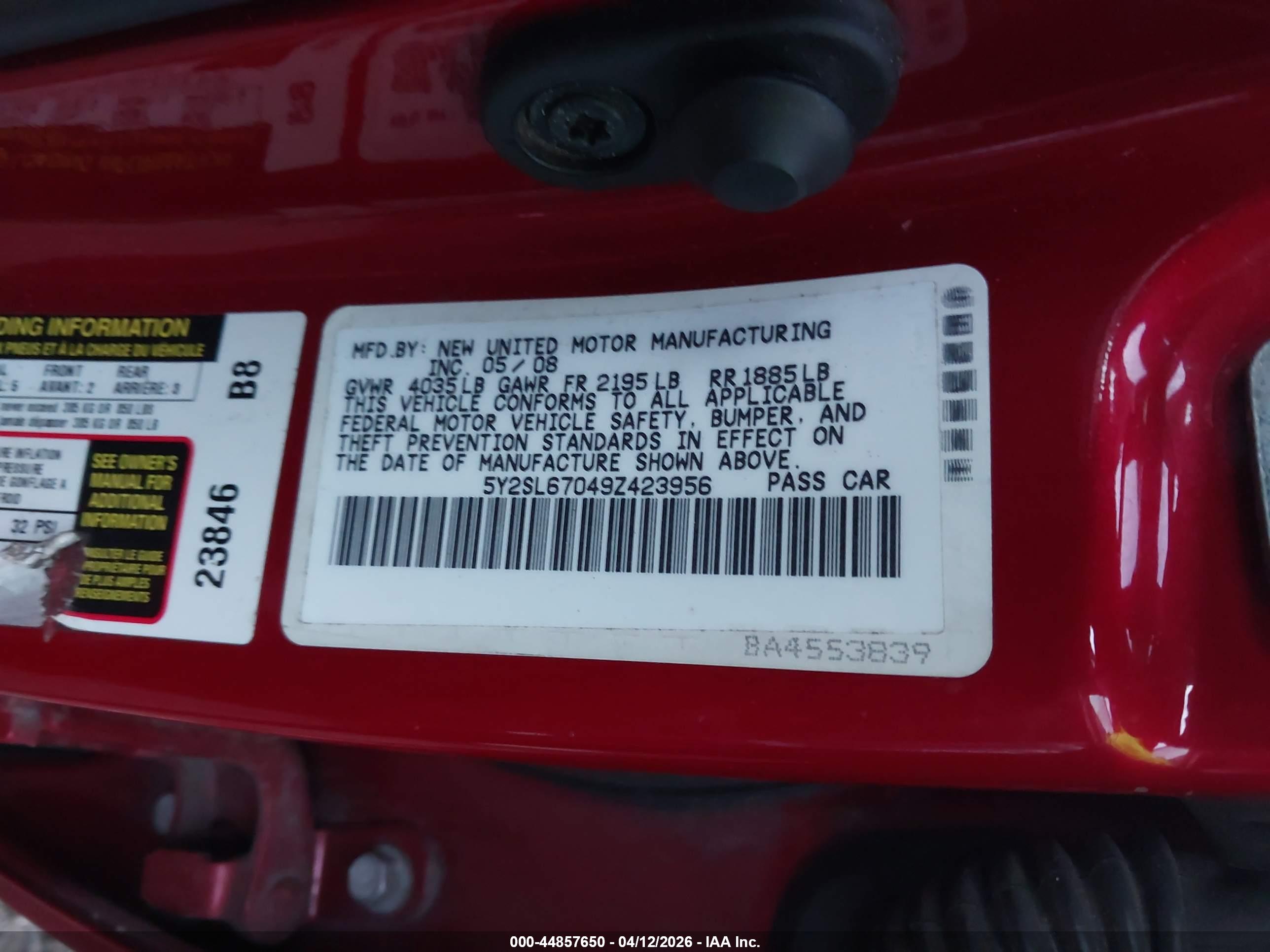 PONTIAC VIBE image 9