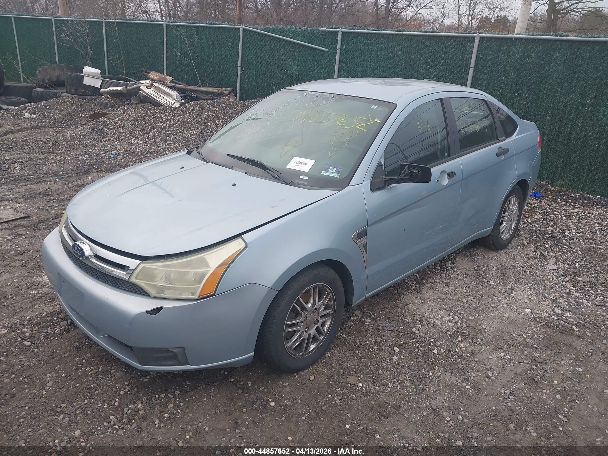 FORD FOCUS image 2