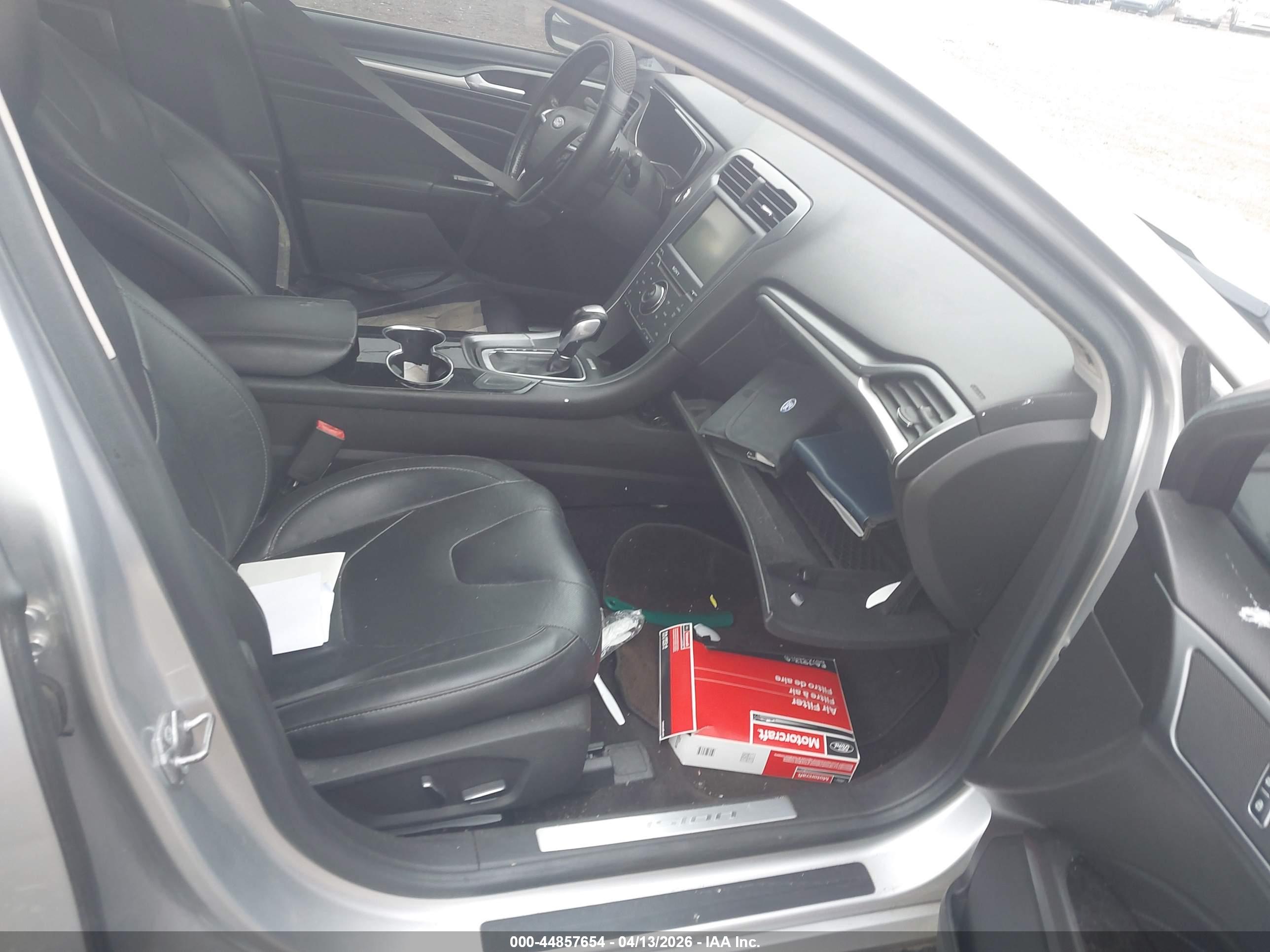 FORD FUSION image 5