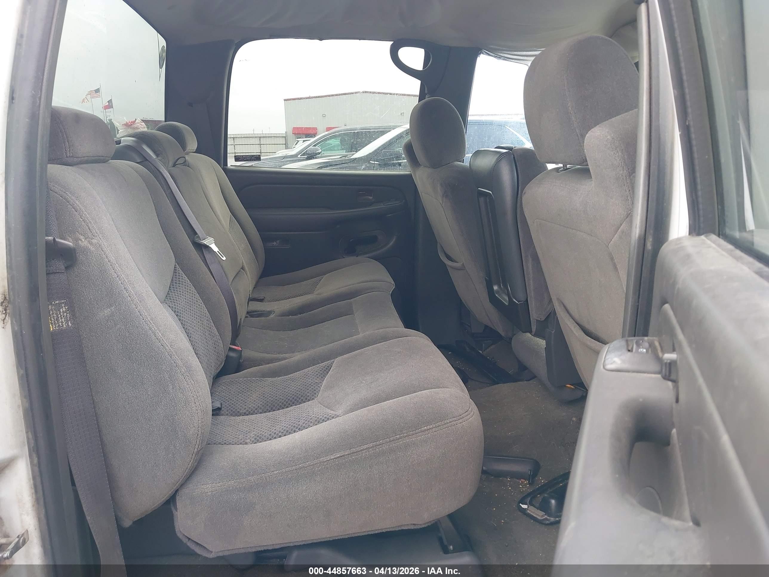 CHEVROLET SILVERADO image 8
