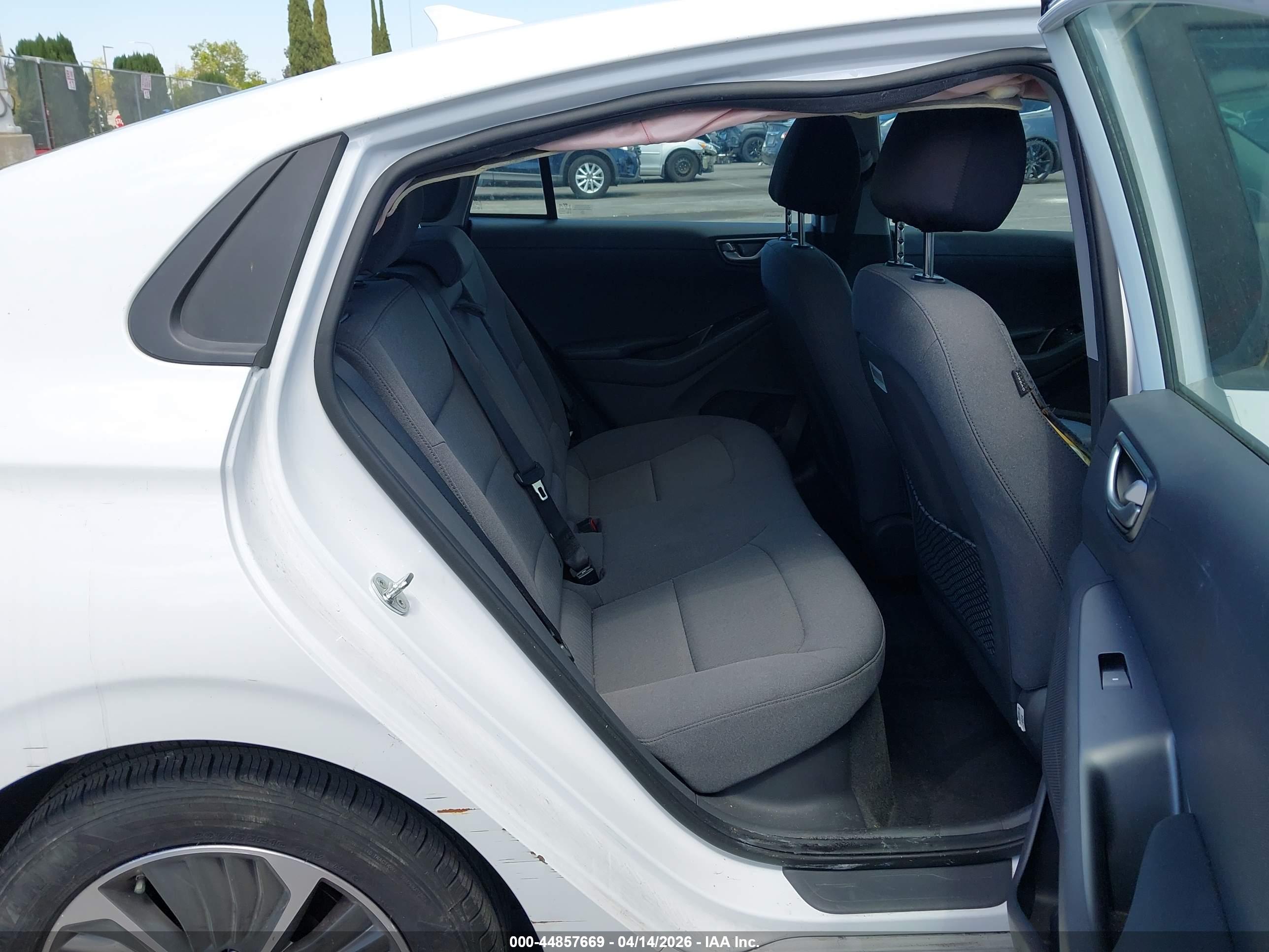 HYUNDAI IONIQ image 8