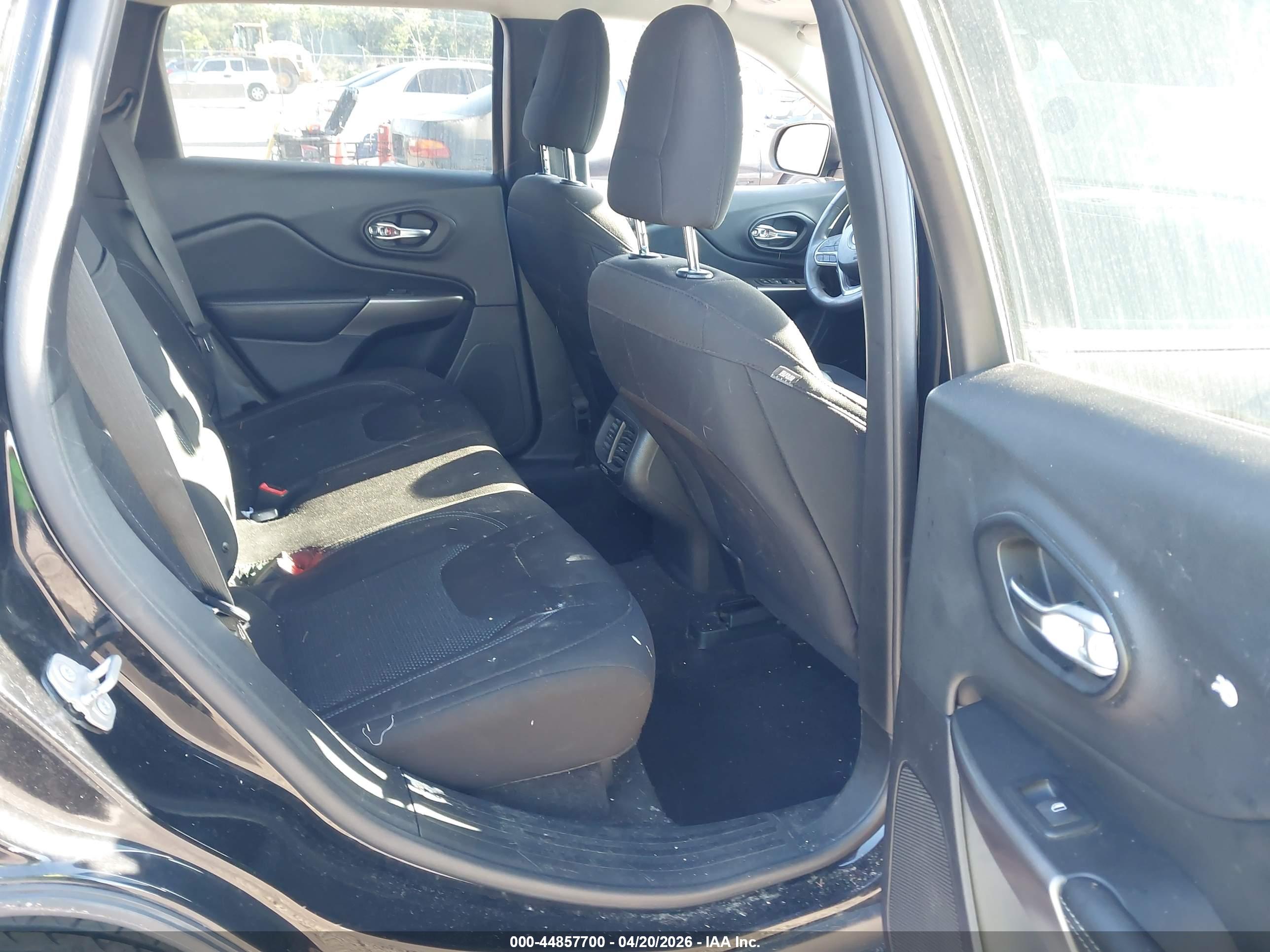JEEP CHEROKEE image 8