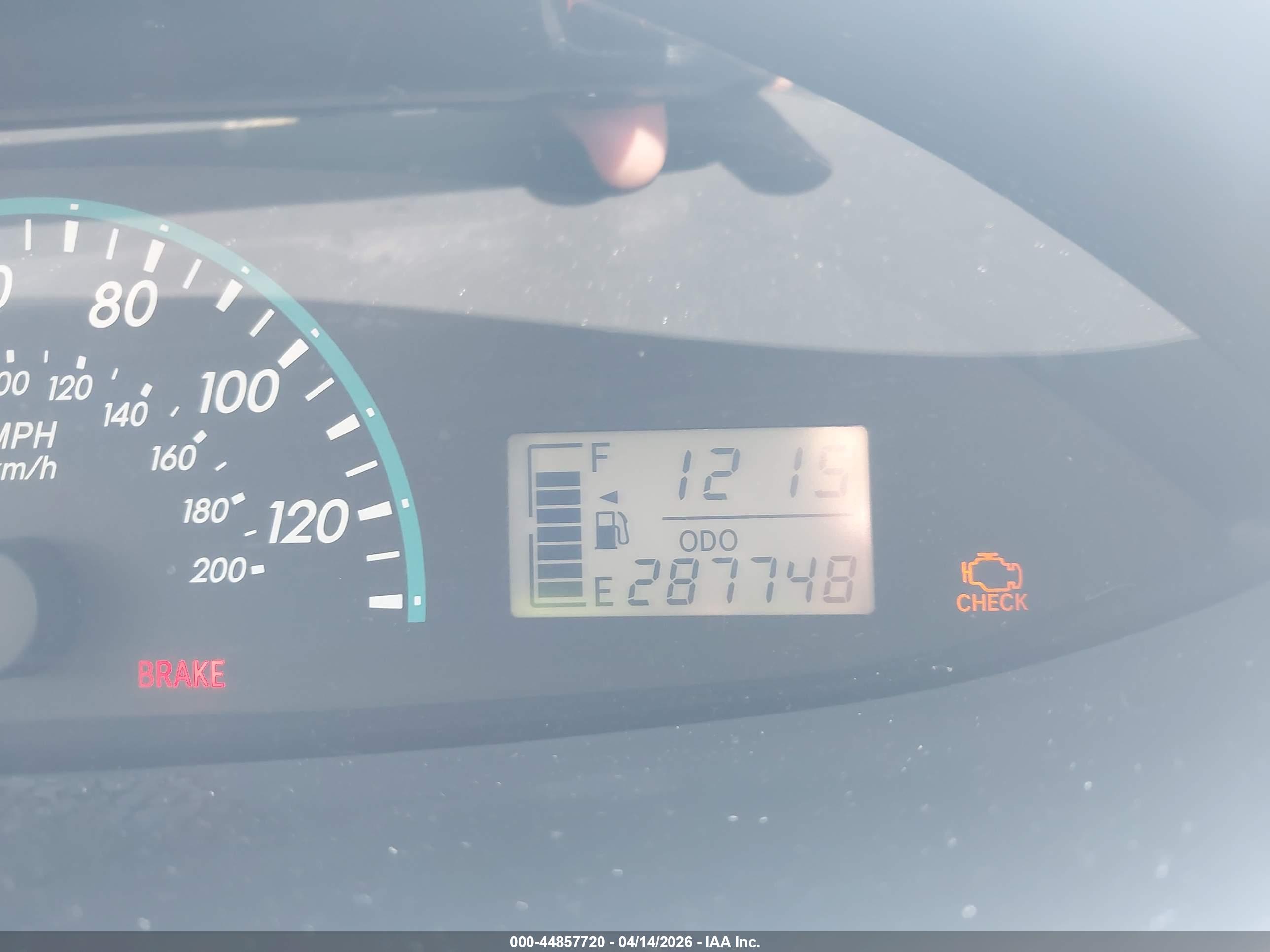 TOYOTA YARIS image 7