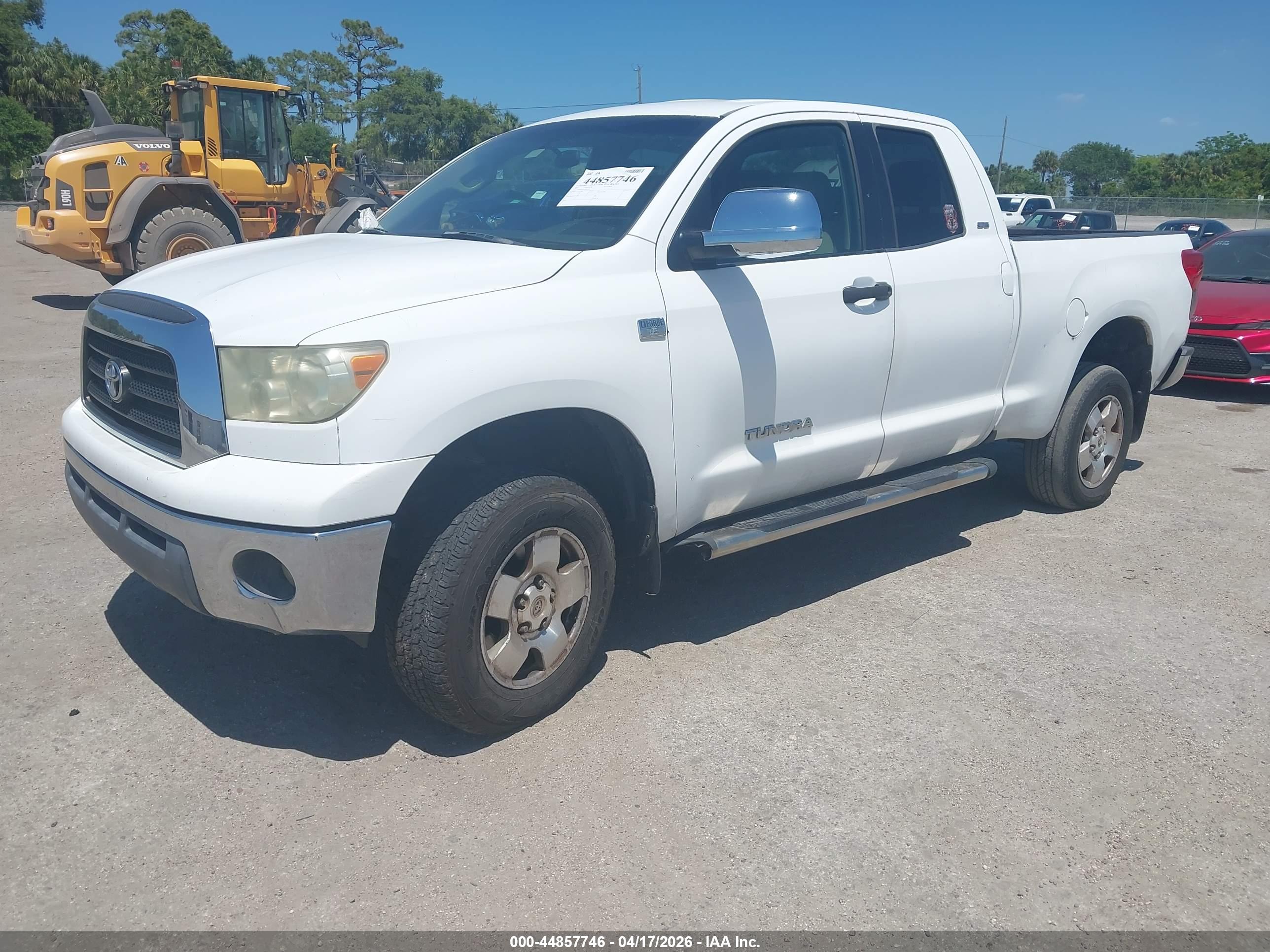 TOYOTA TUNDRA image 2