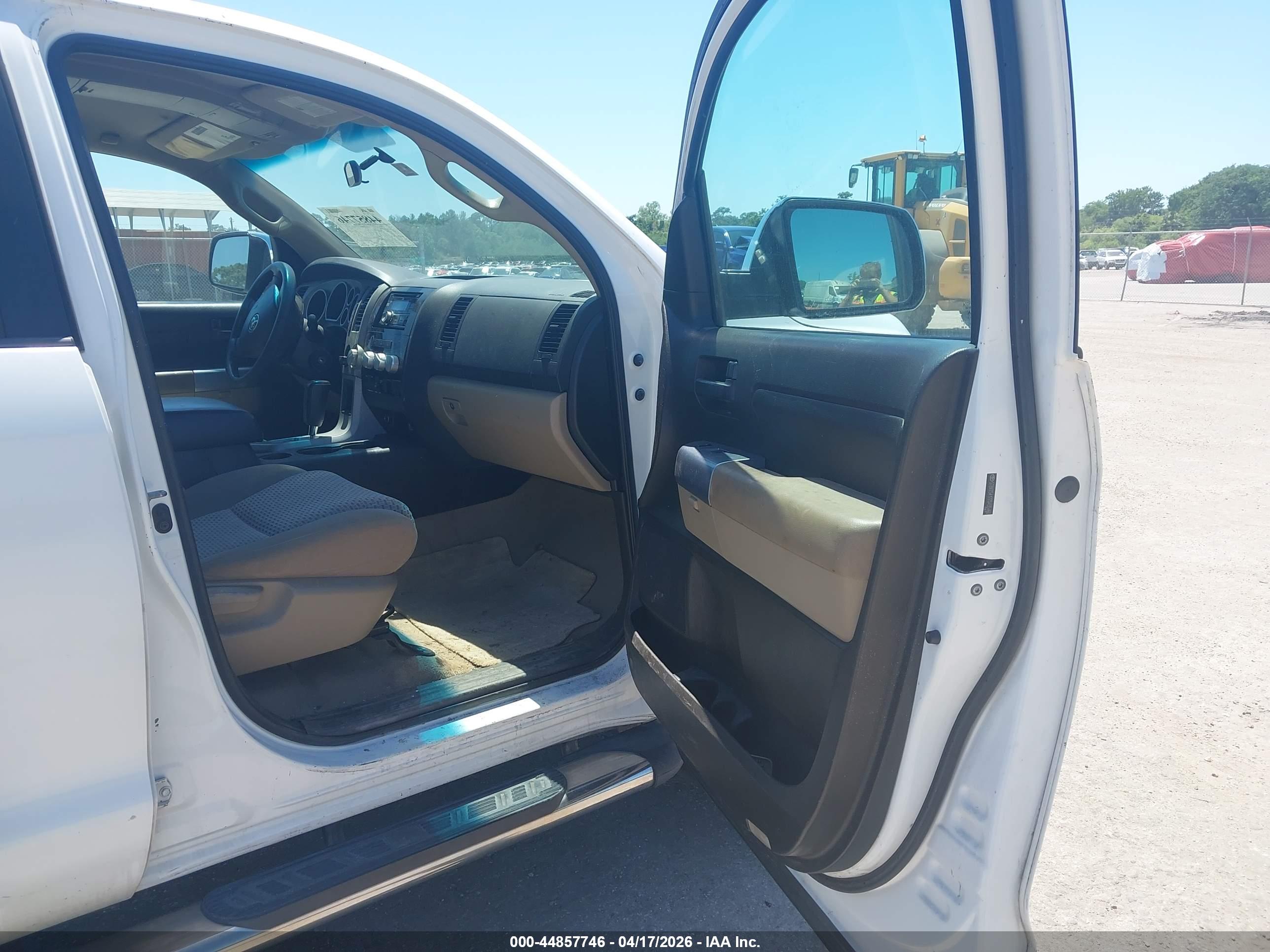 TOYOTA TUNDRA image 5
