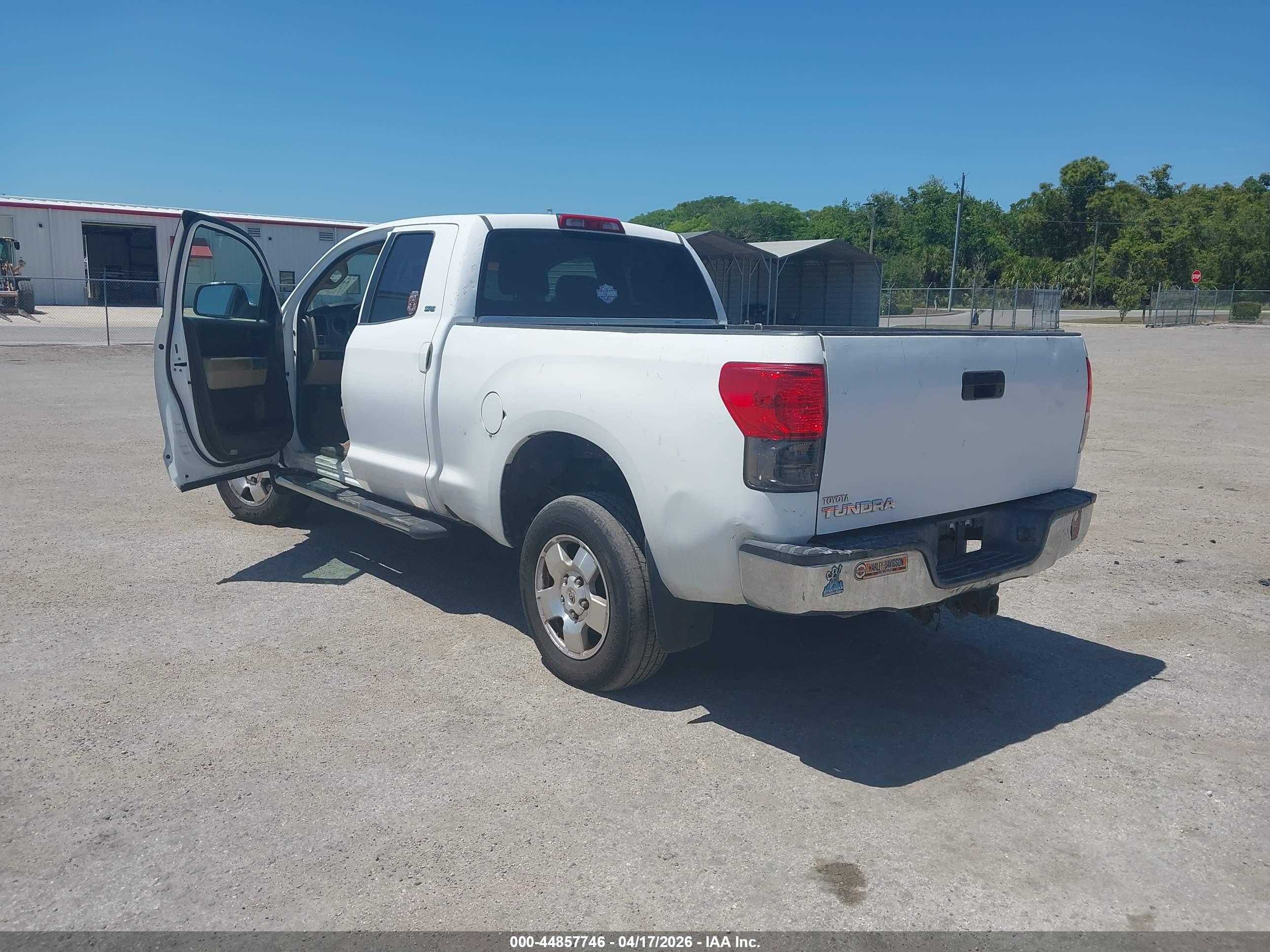 TOYOTA TUNDRA image 6