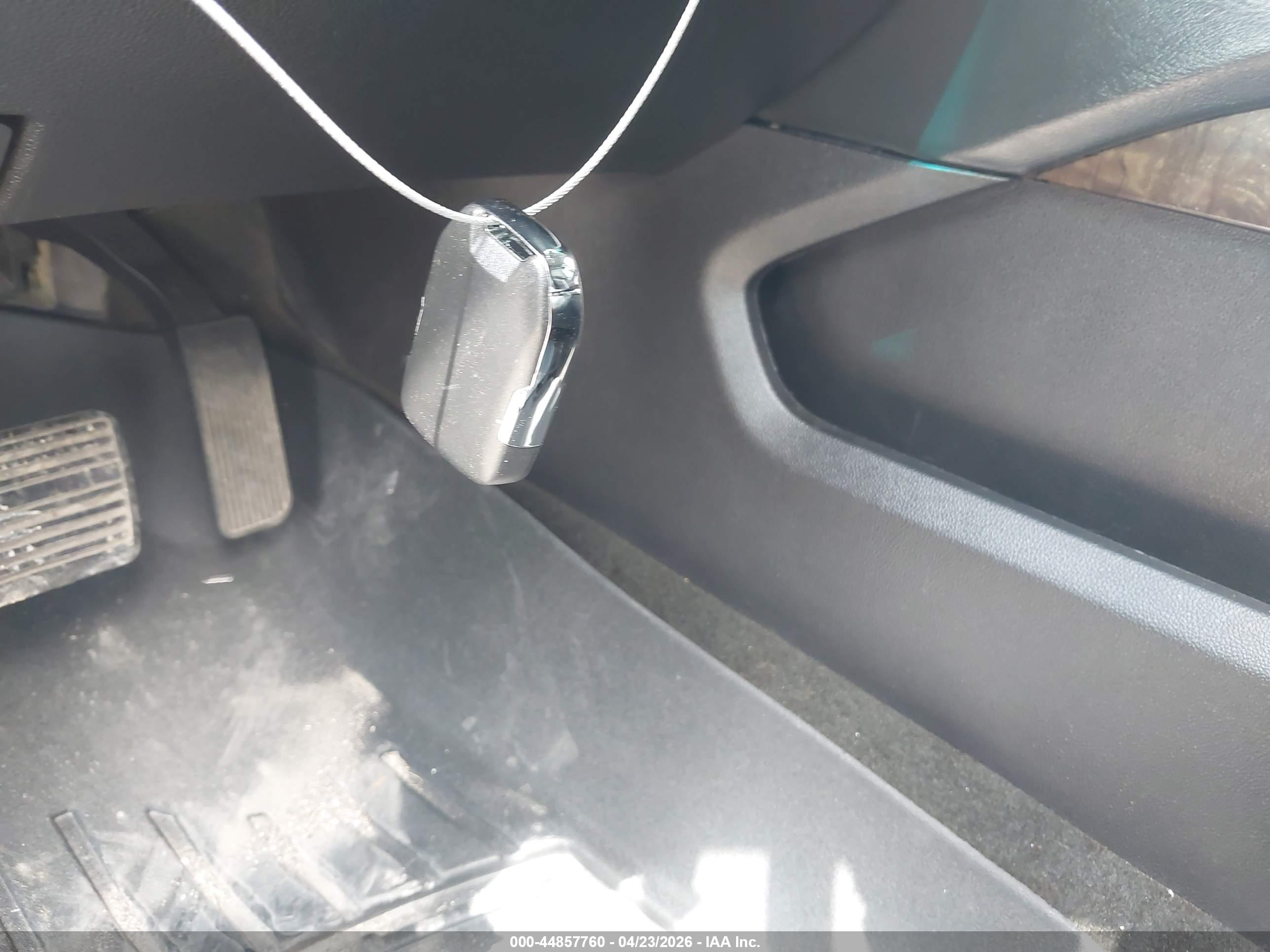 CHEVROLET SUBURBAN image 11