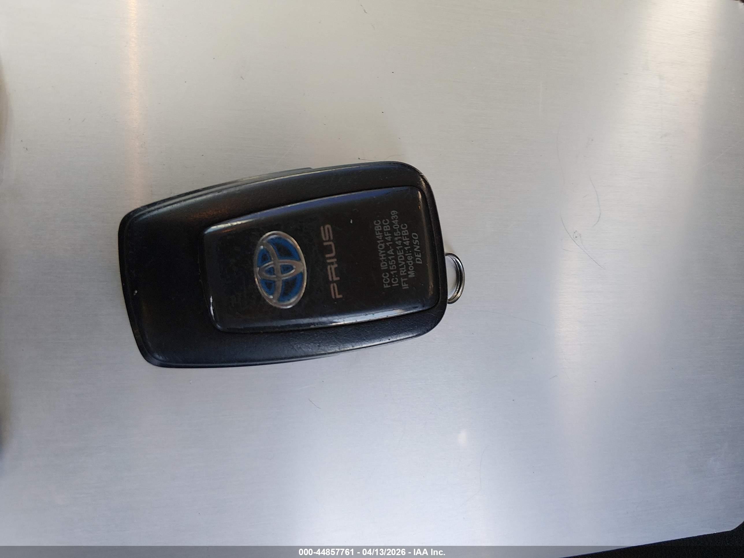 TOYOTA PRIUS image 11