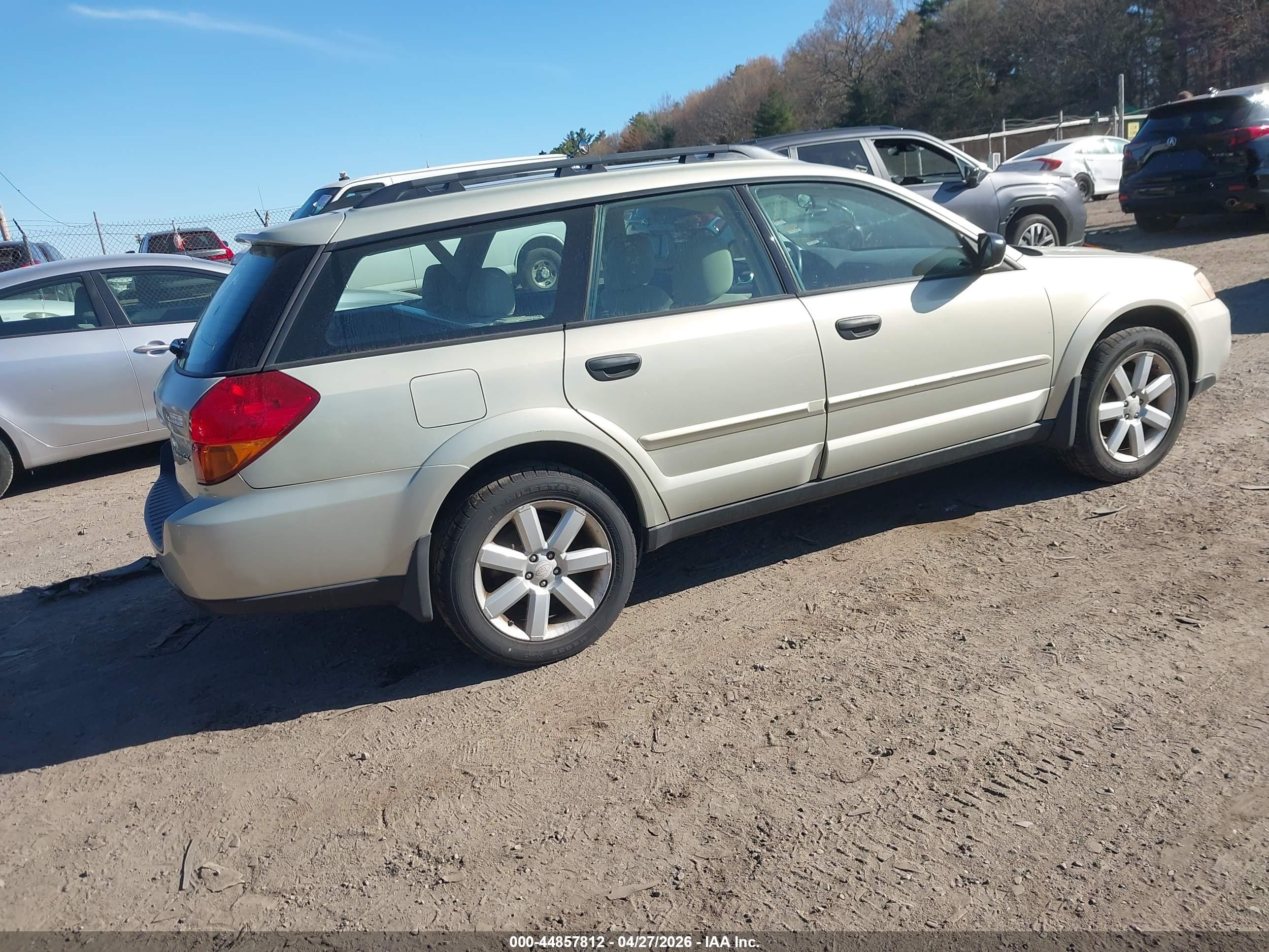SUBARU OUTBACK image 4