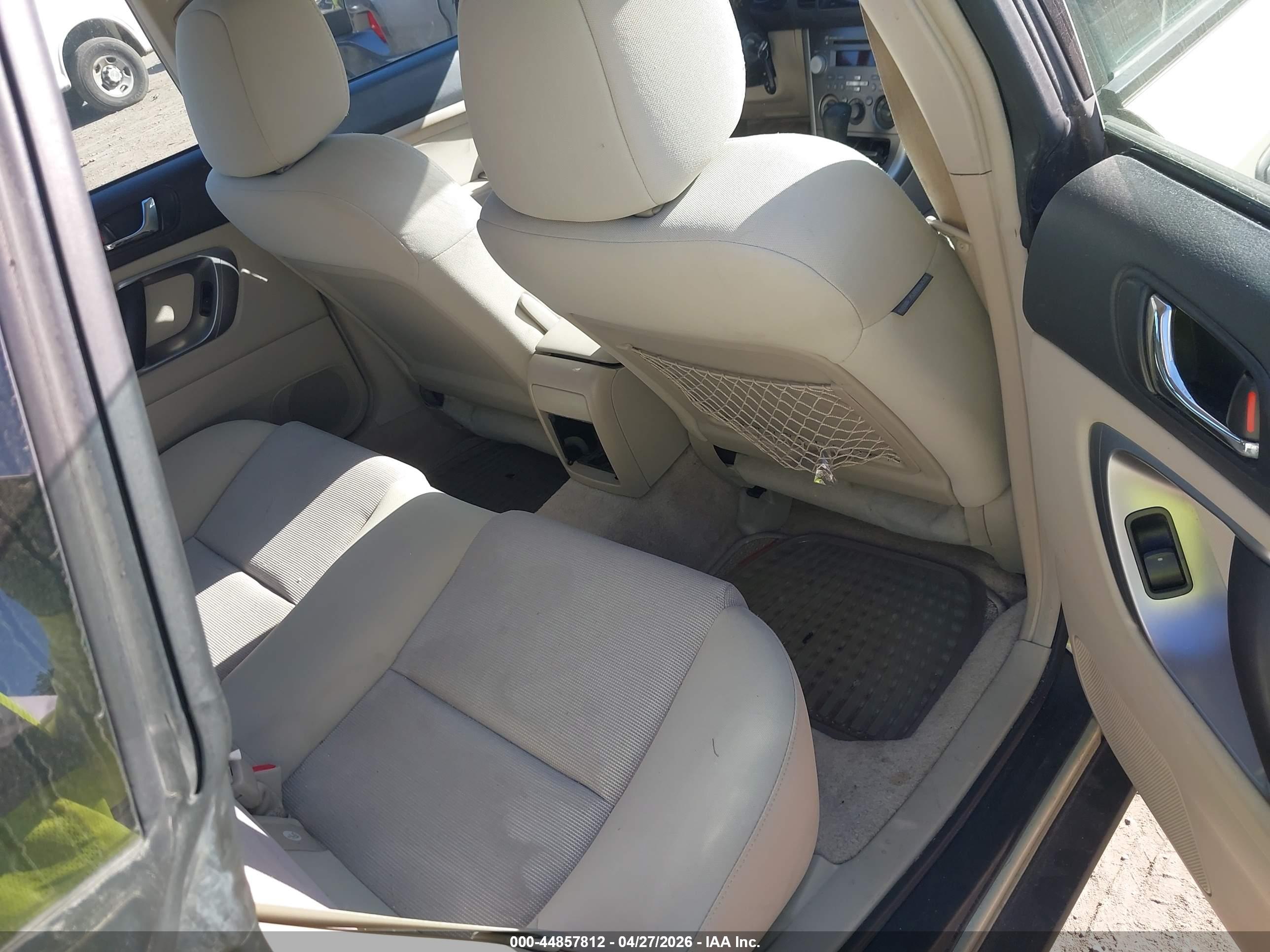 SUBARU OUTBACK image 8