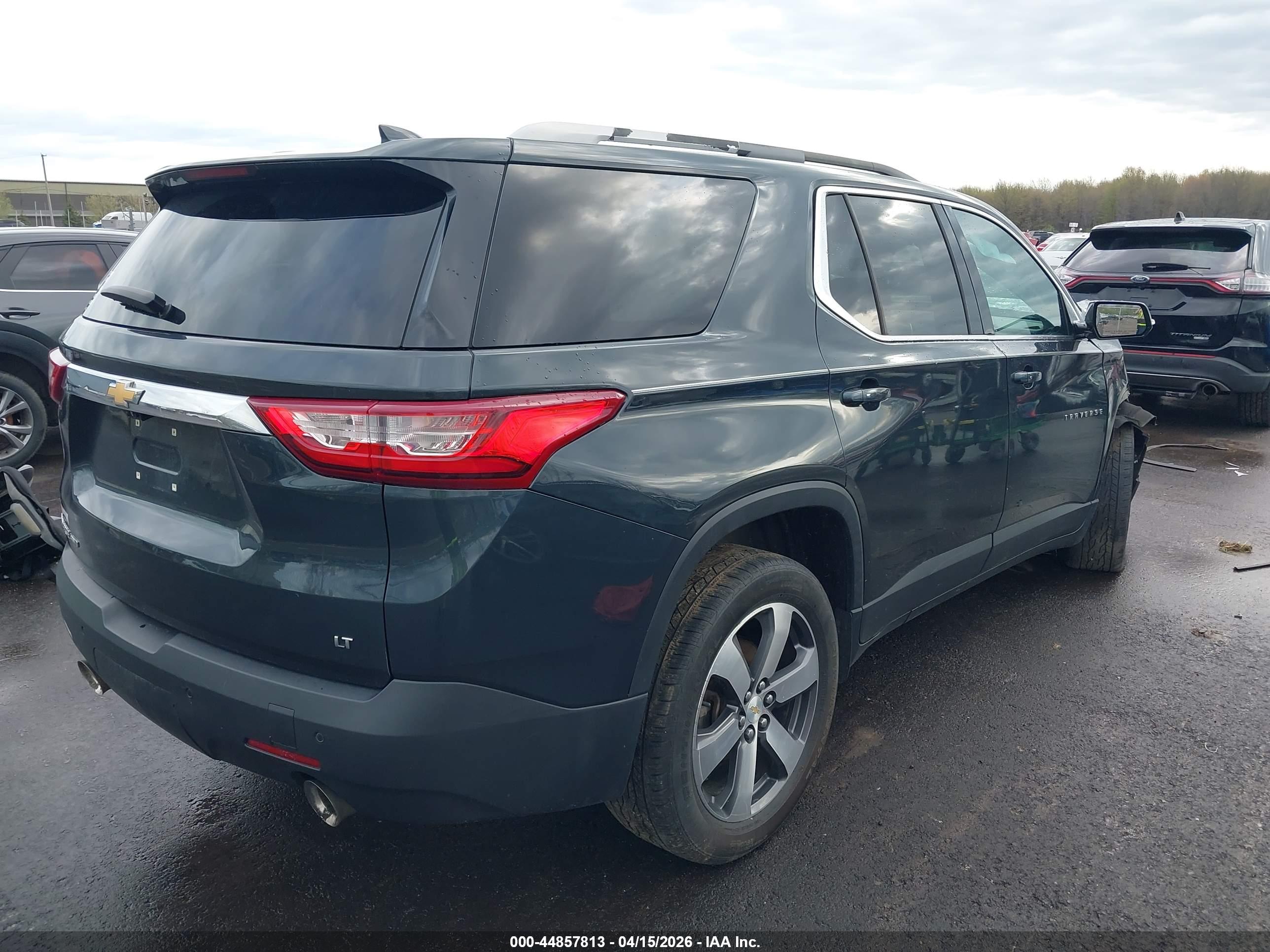 CHEVROLET TRAVERSE image 4