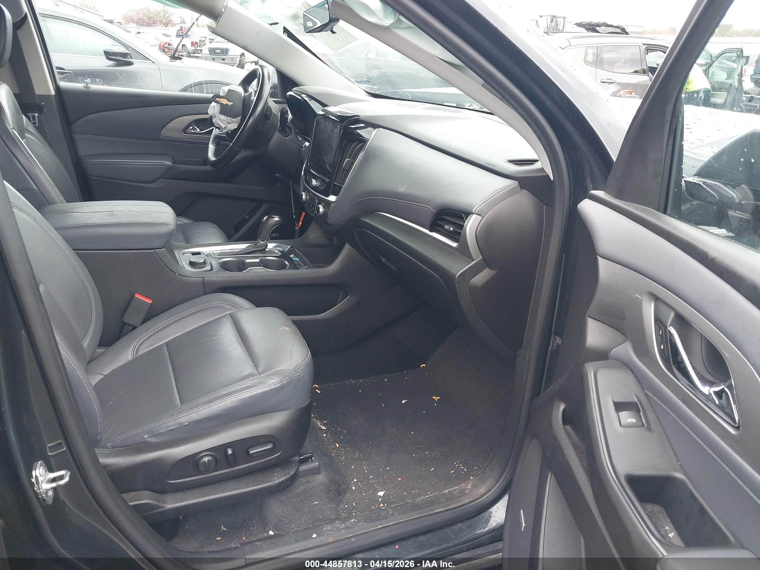 CHEVROLET TRAVERSE image 5