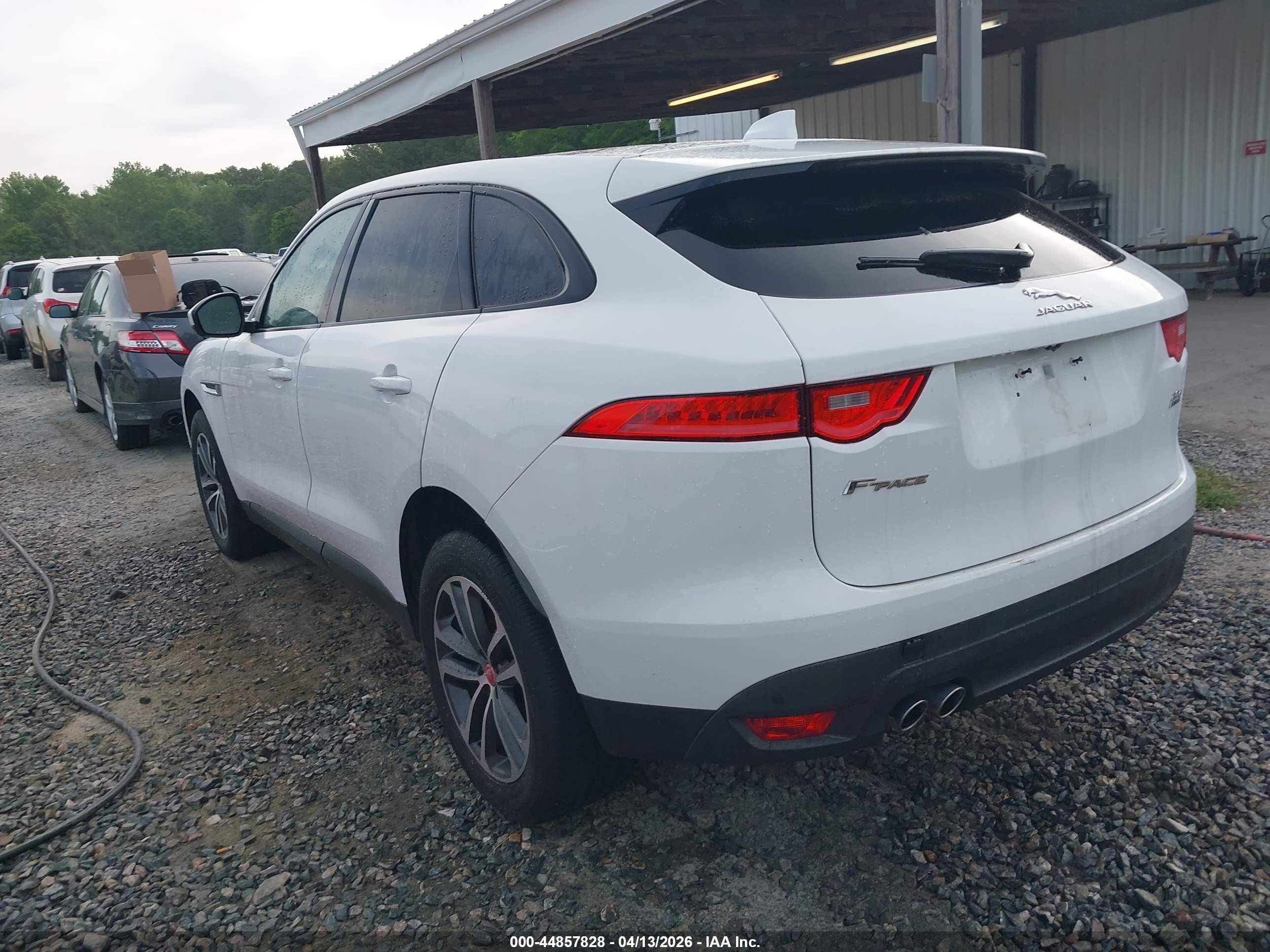JAGUAR F-PACE image 3