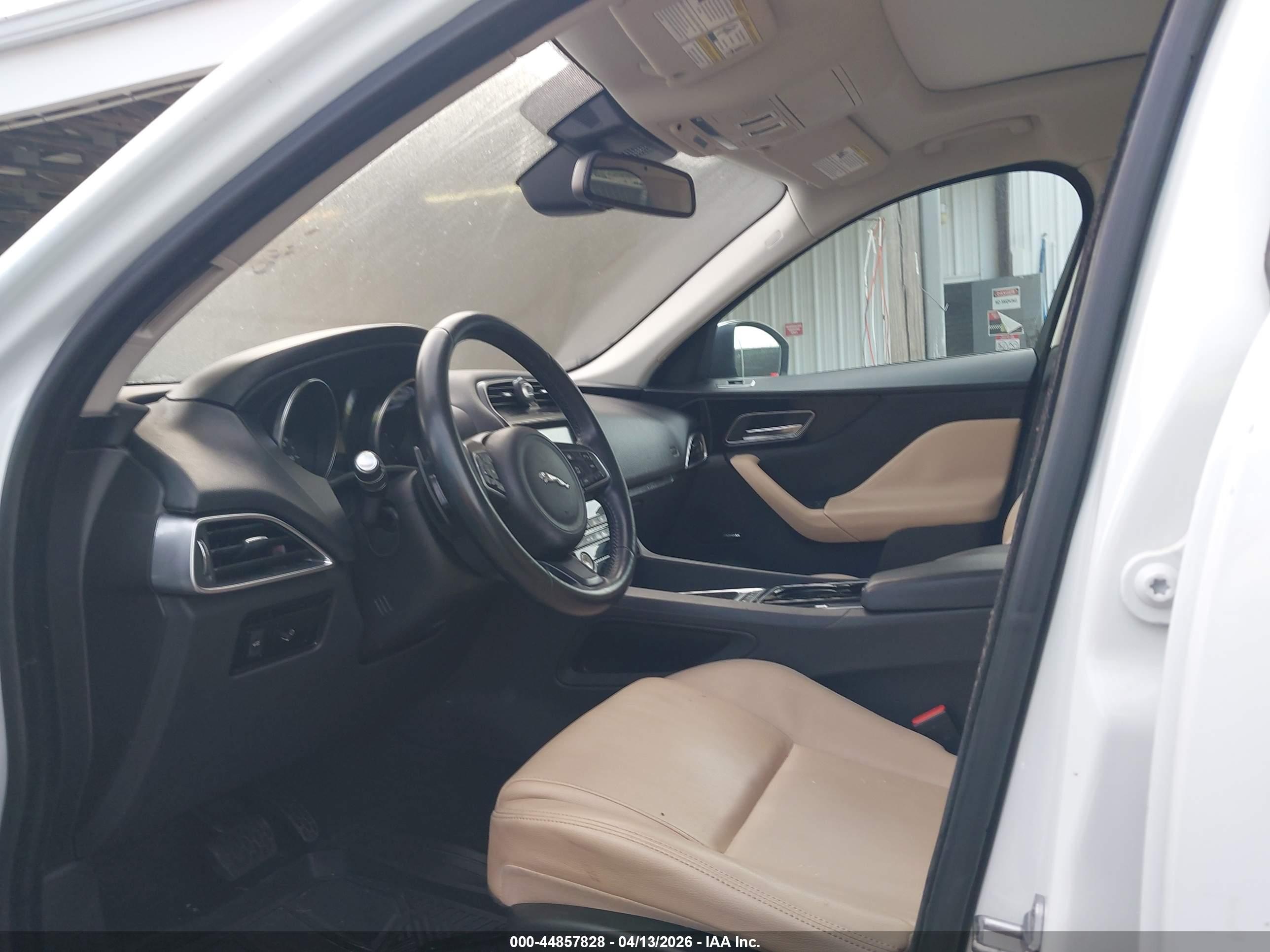 JAGUAR F-PACE image 5