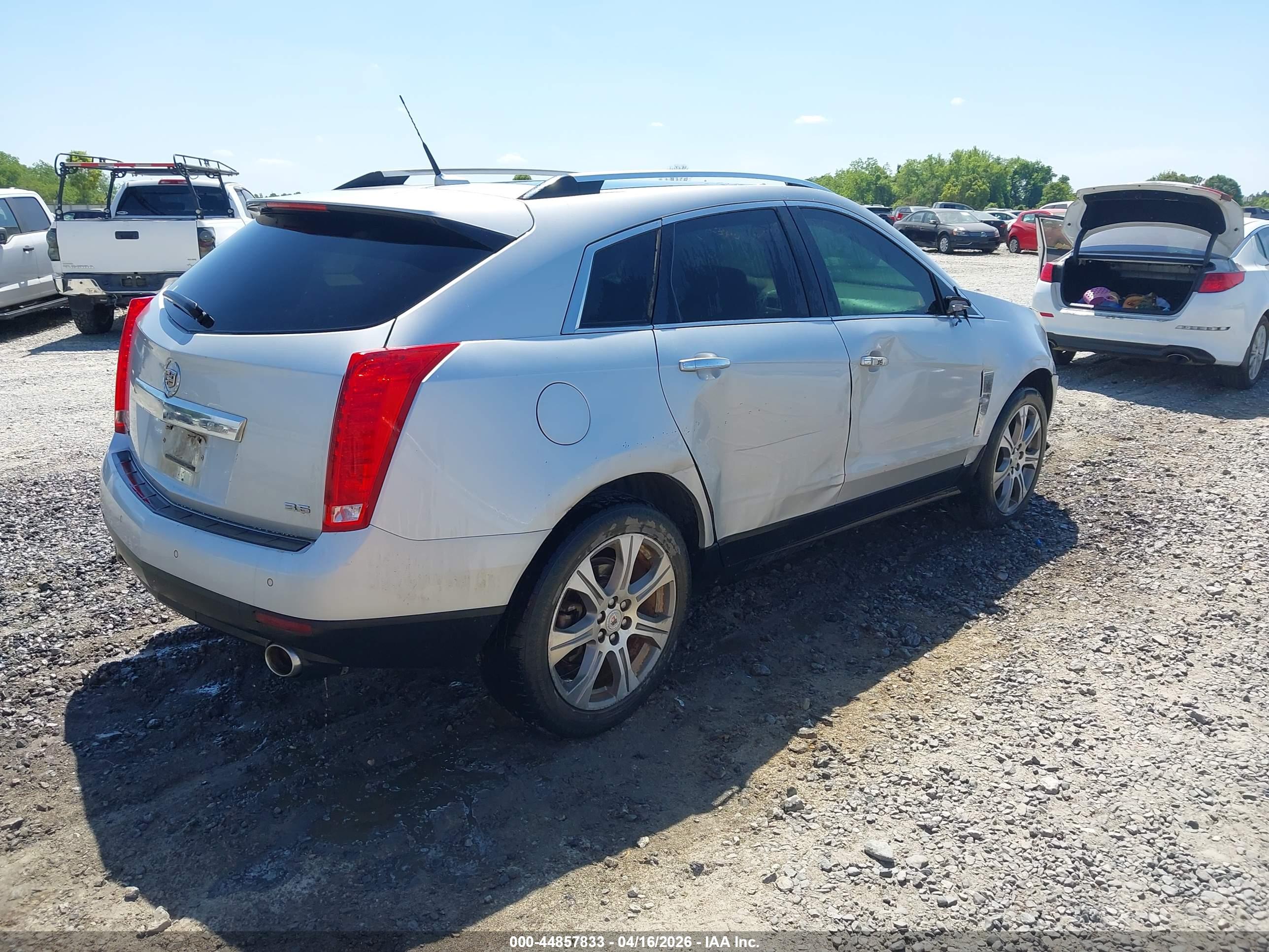 CADILLAC SRX image 4