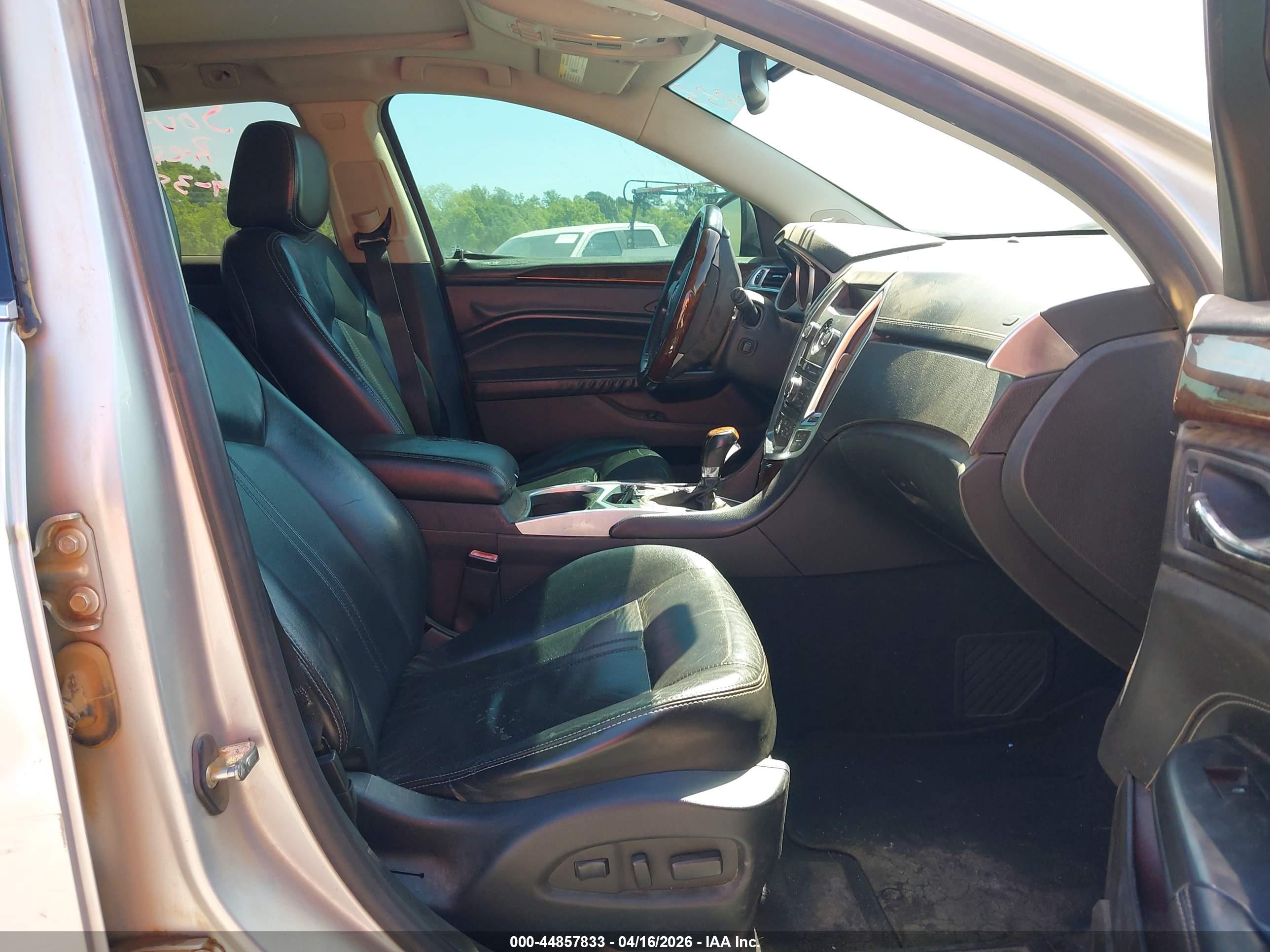CADILLAC SRX image 5