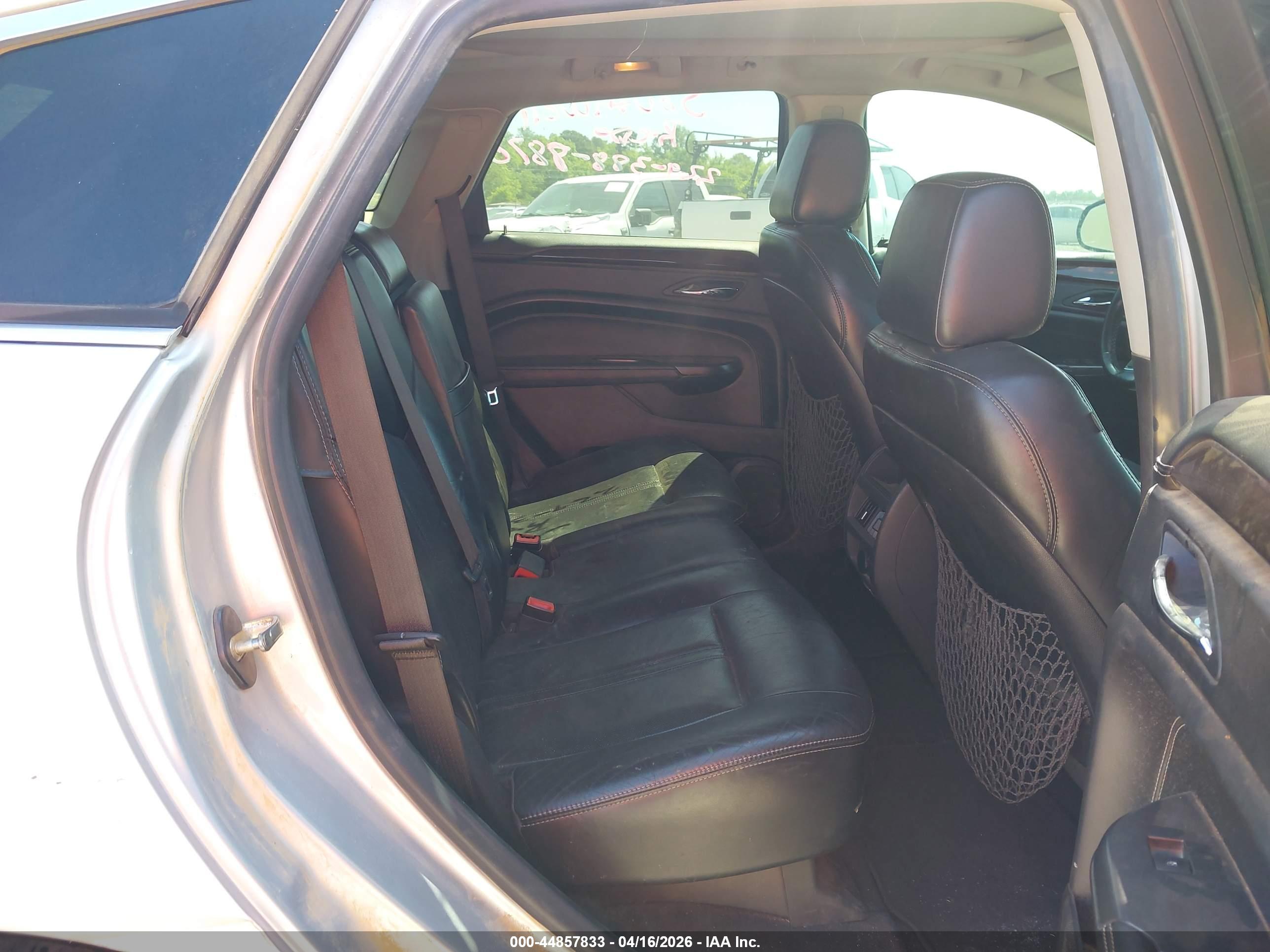 CADILLAC SRX image 8