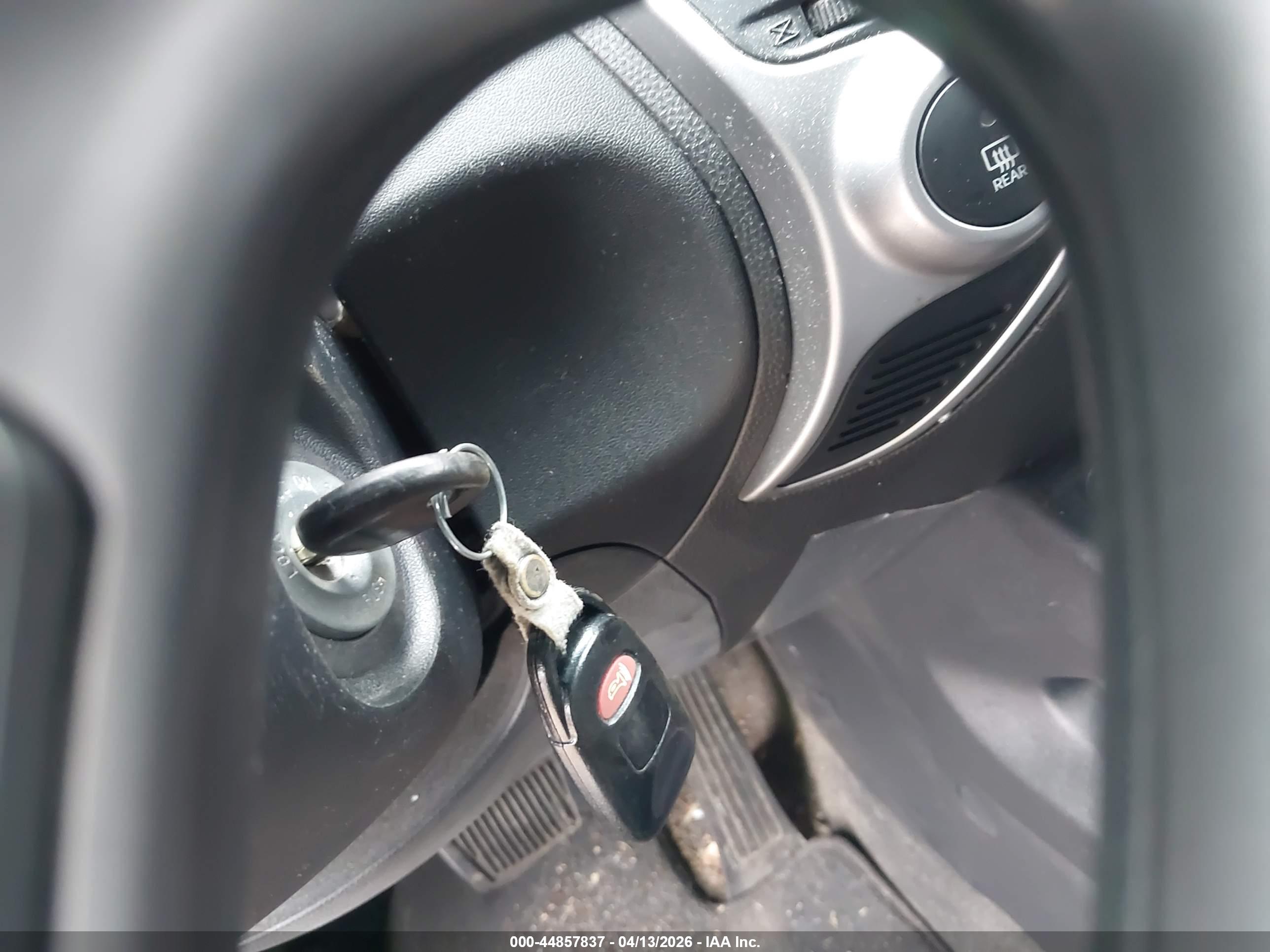 HYUNDAI TUCSON image 11