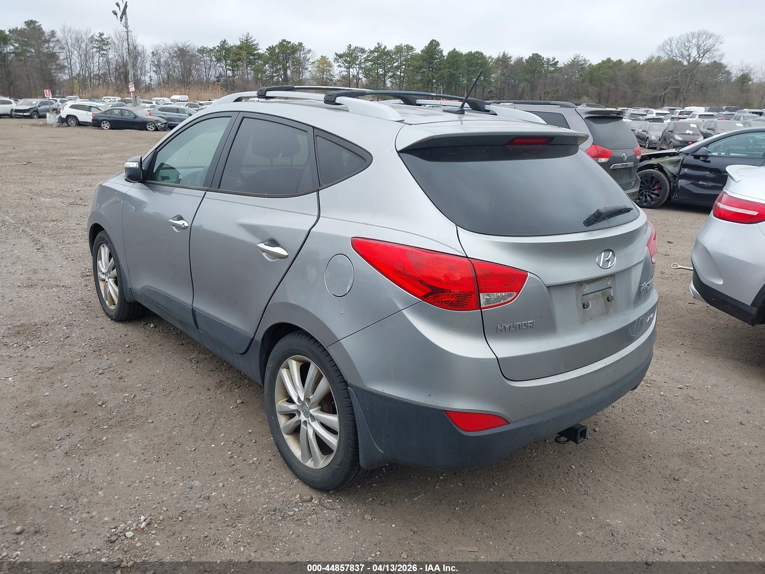 HYUNDAI TUCSON image 3