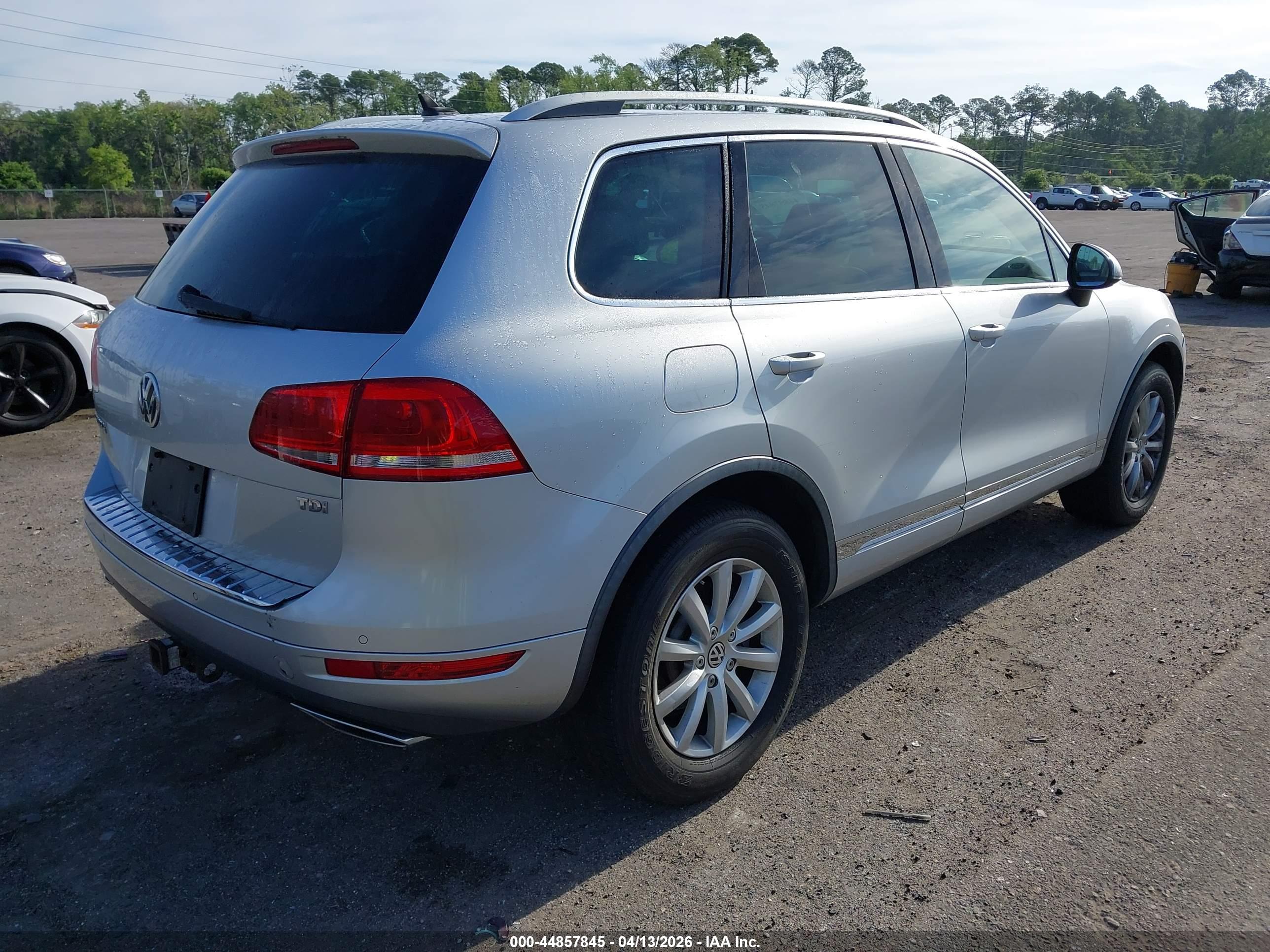 VOLKSWAGEN TOUAREG image 4