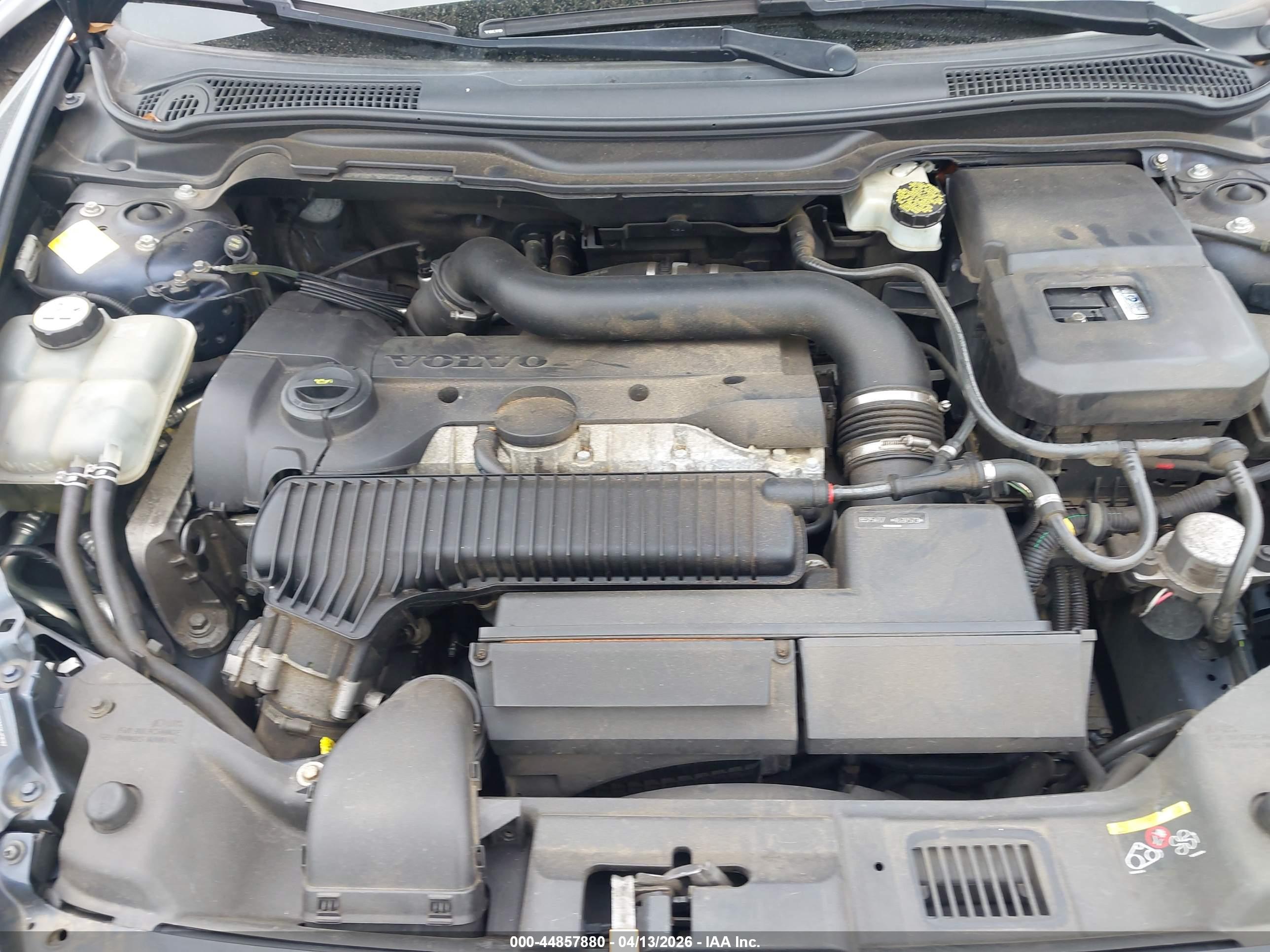 VOLVO C70 image 10
