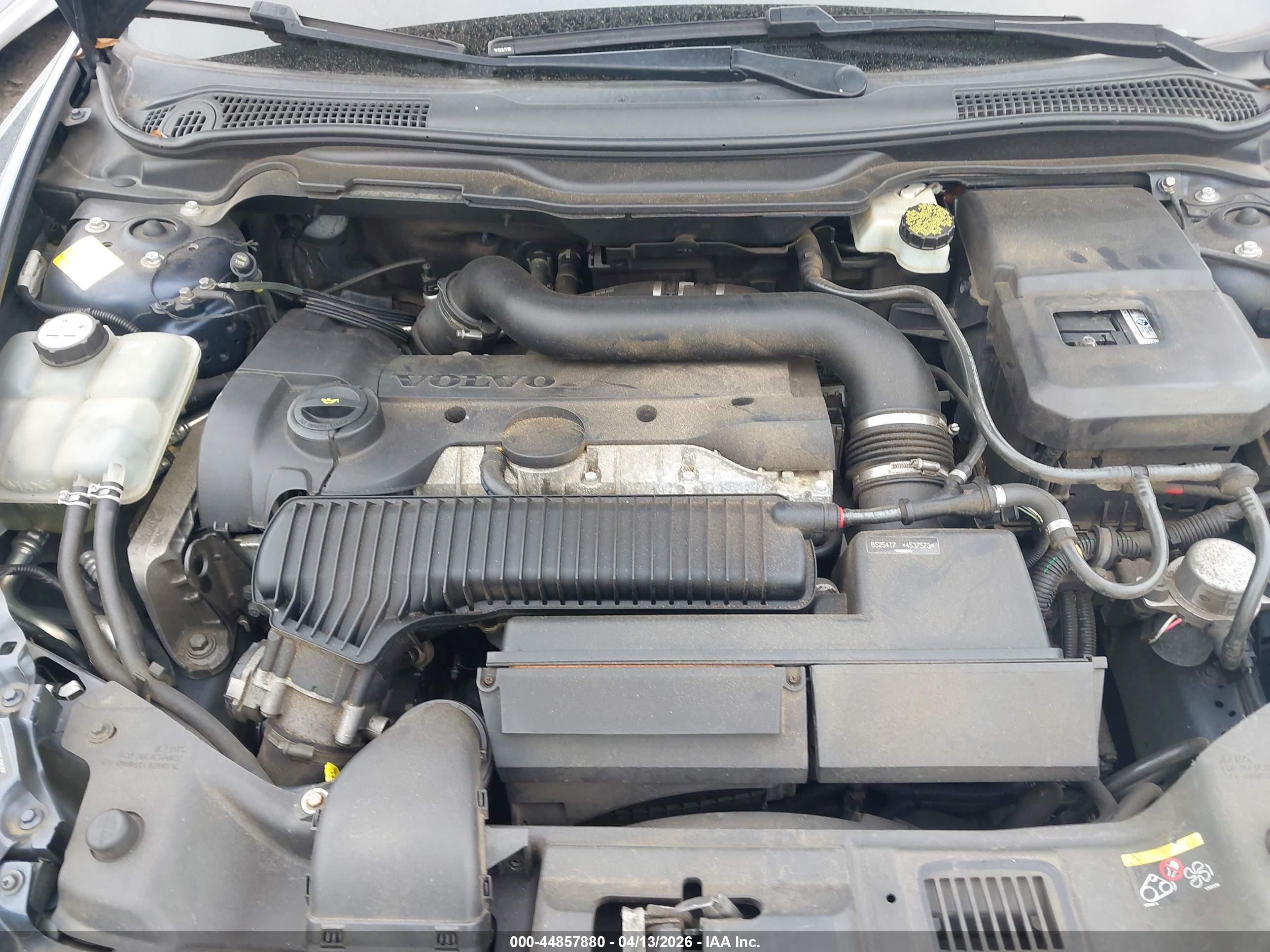 VOLVO C70 image 6