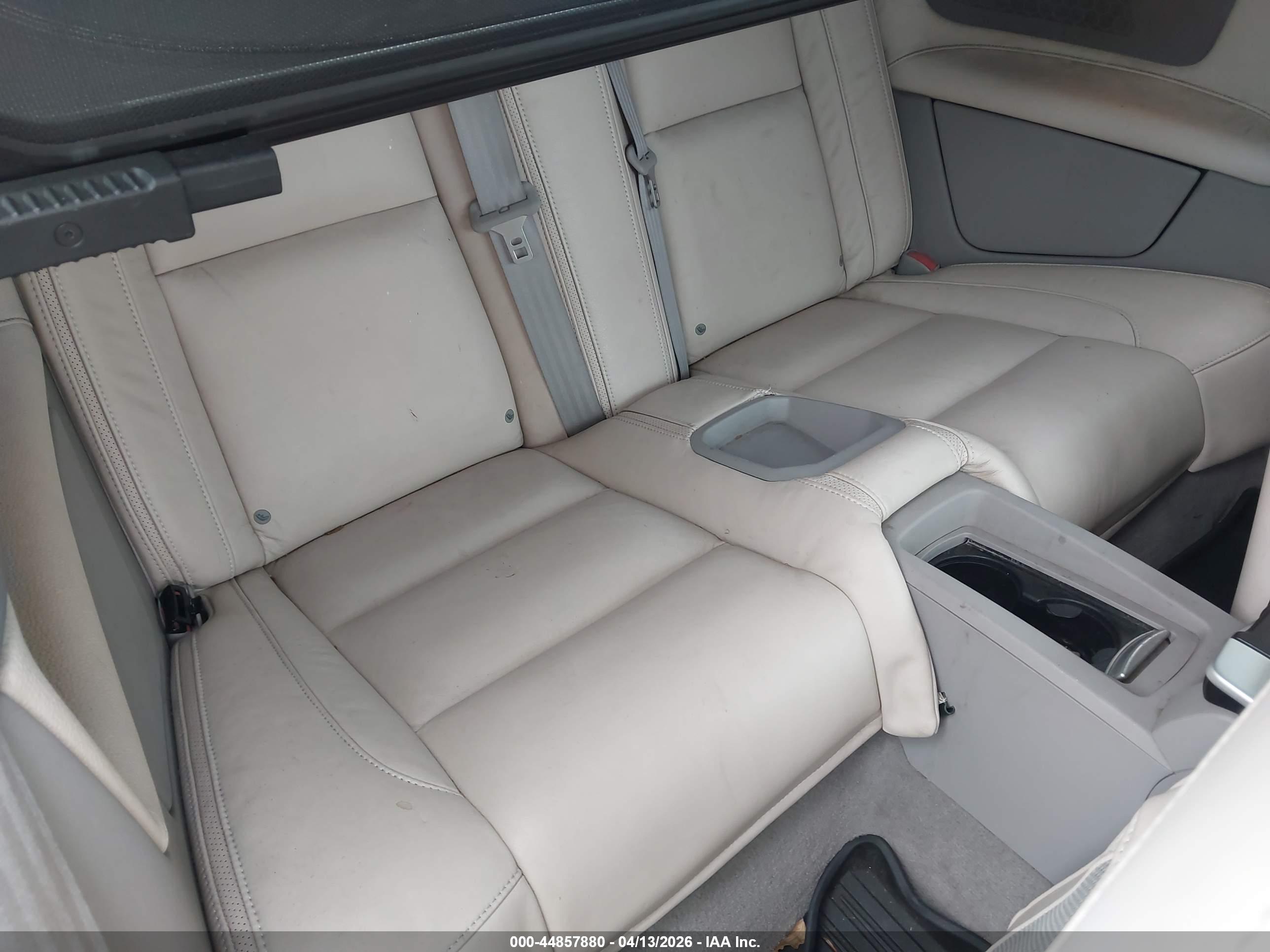 VOLVO C70 image 8