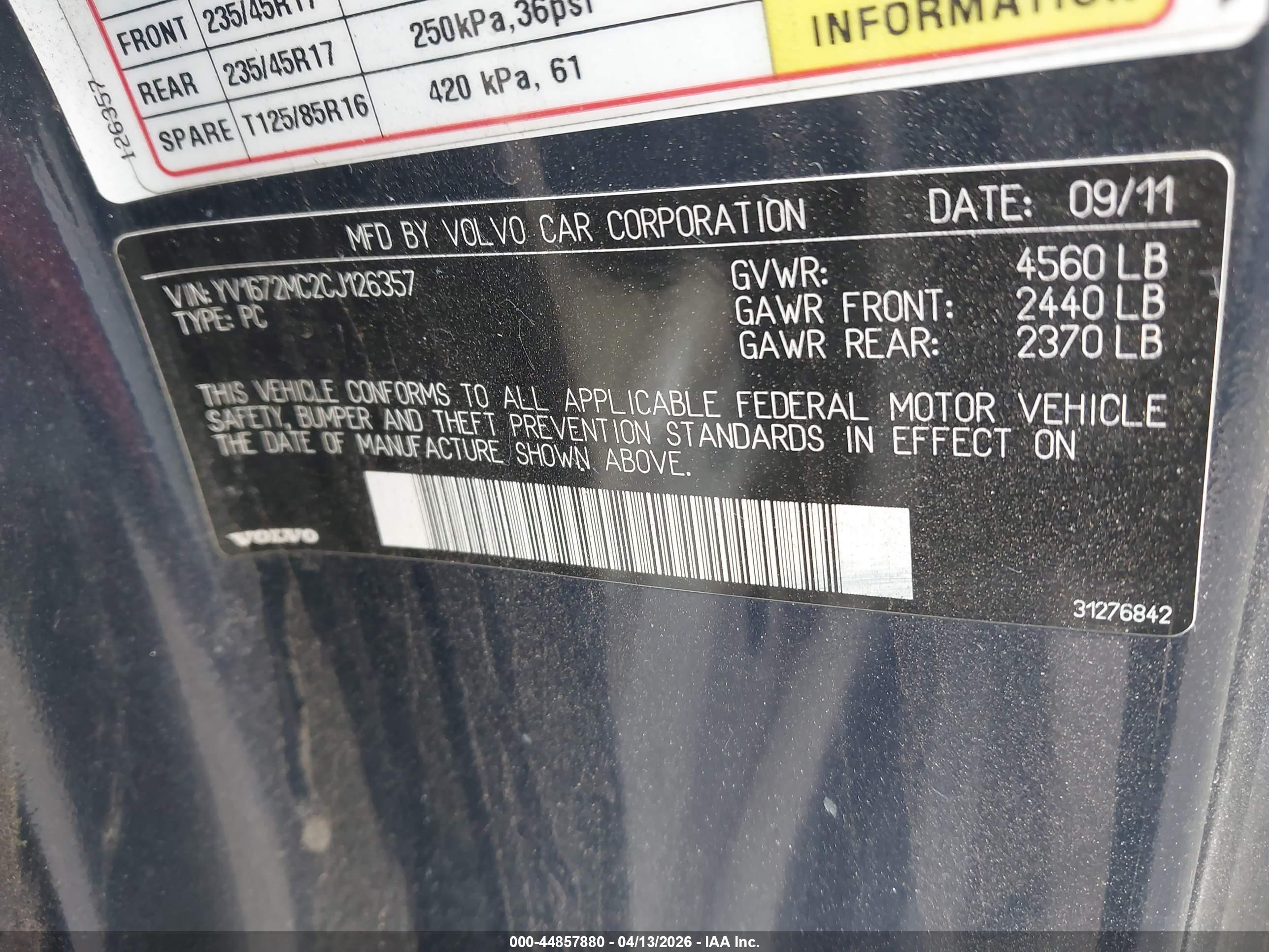 VOLVO C70 image 9