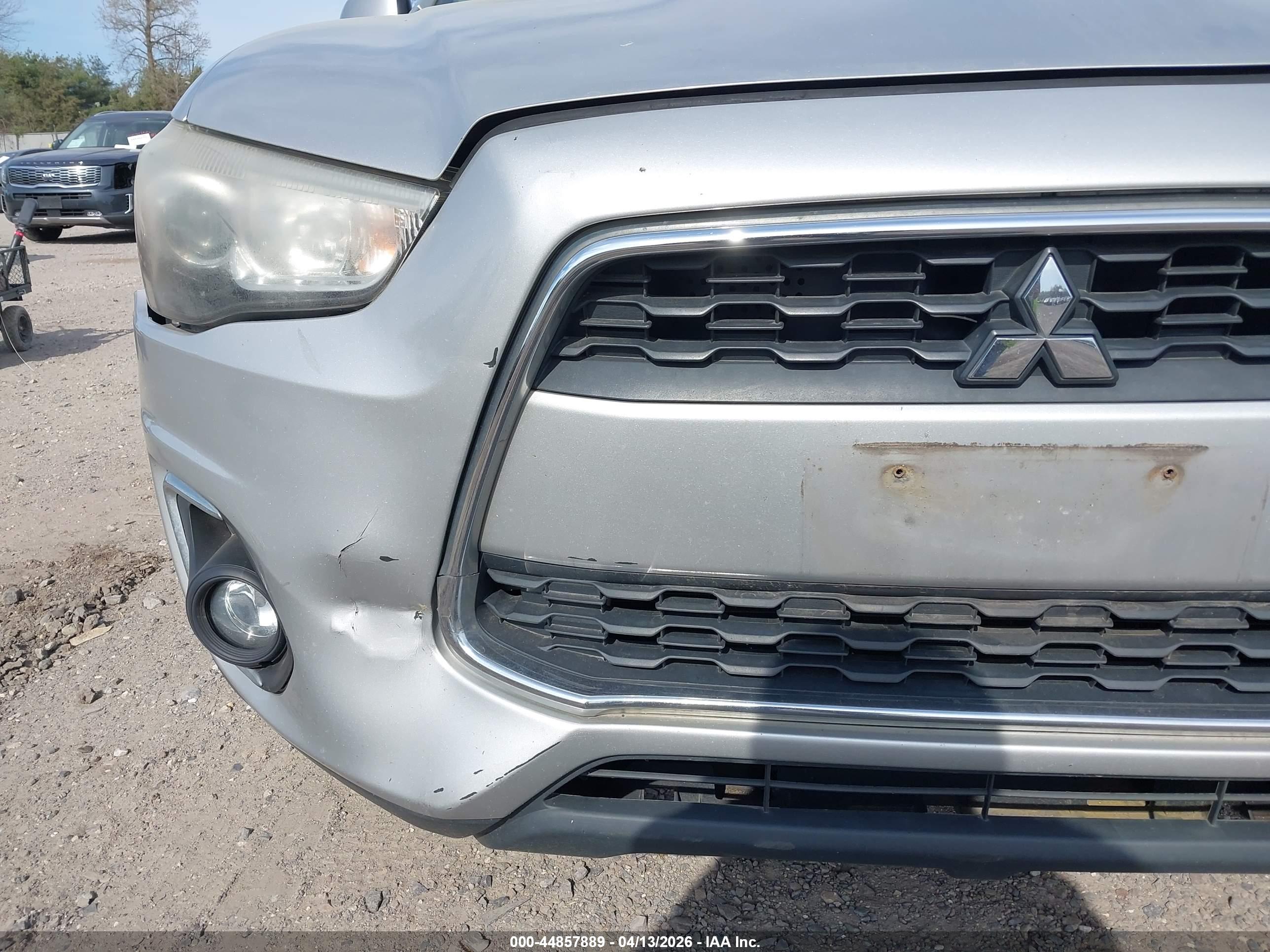 MITSUBISHI OUTLANDER image 6