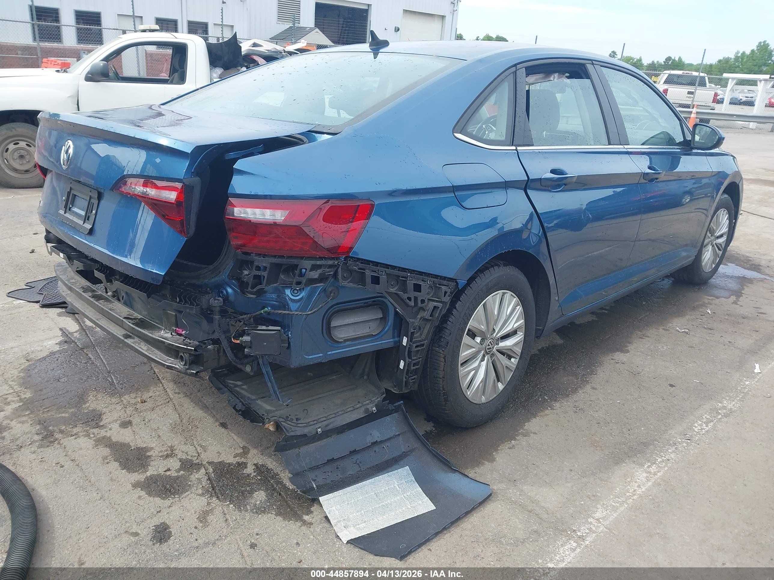 VOLKSWAGEN JETTA image 4