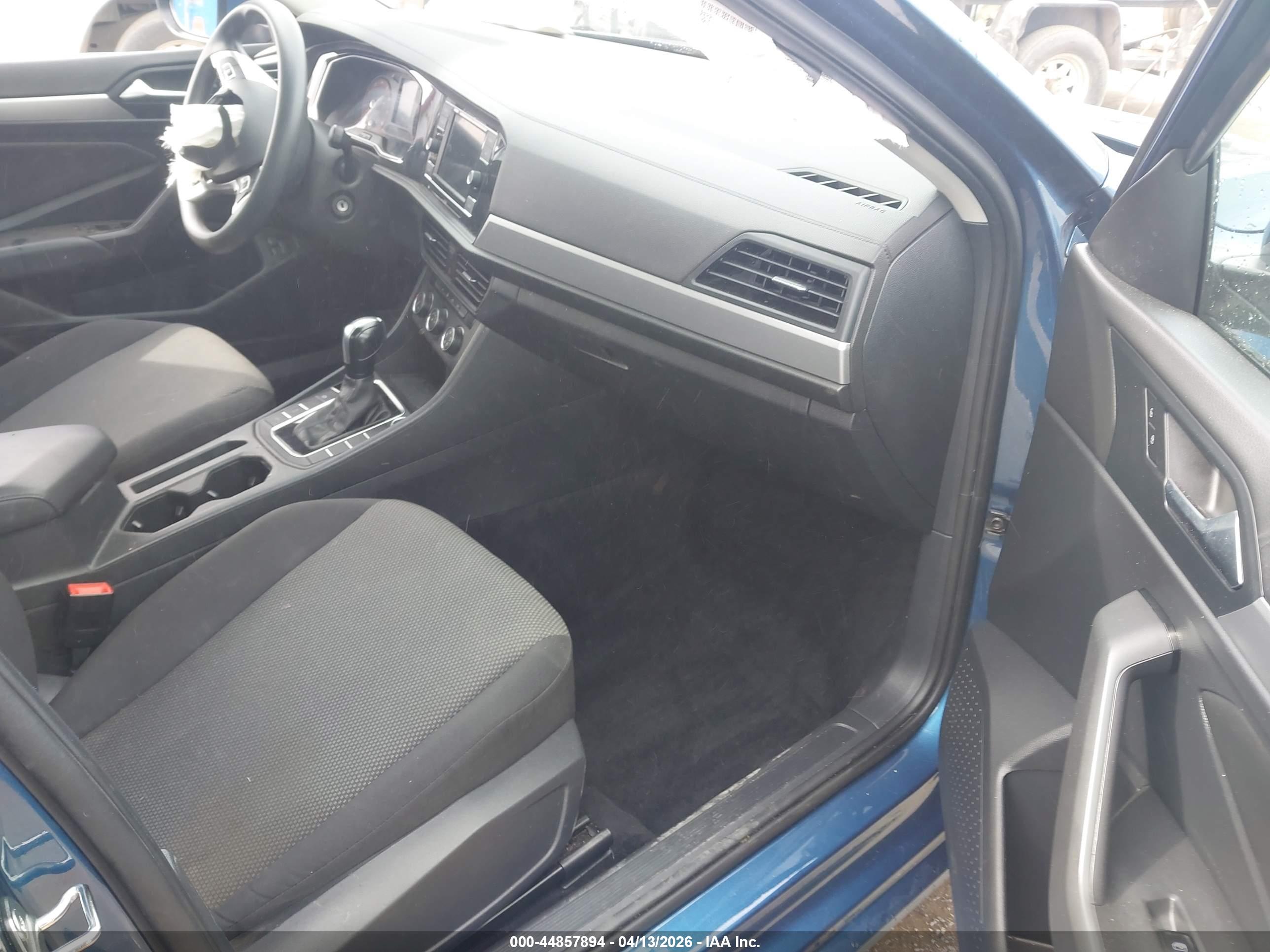 VOLKSWAGEN JETTA image 5
