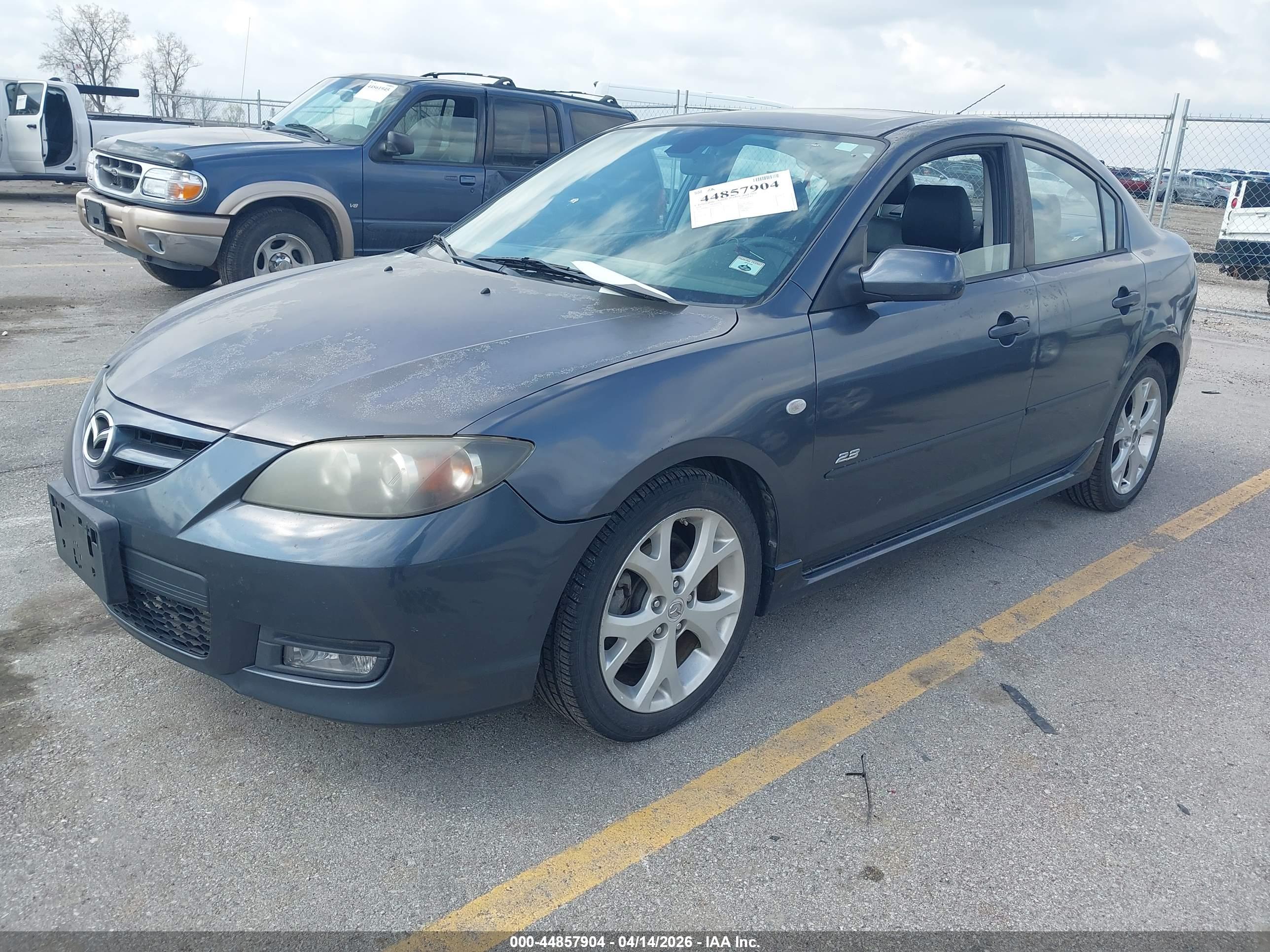 MAZDA MAZDA3 image 2