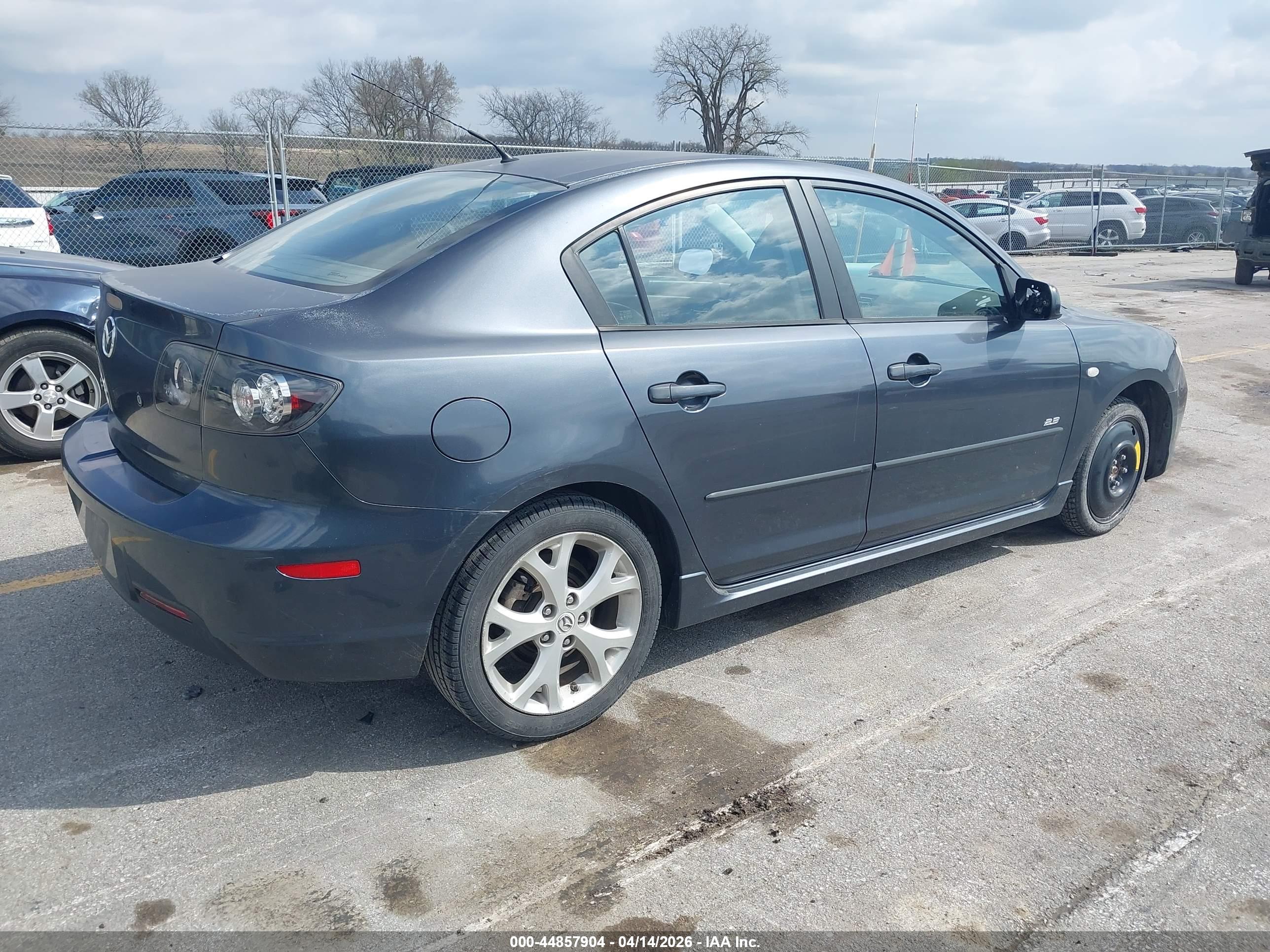 MAZDA MAZDA3 image 4