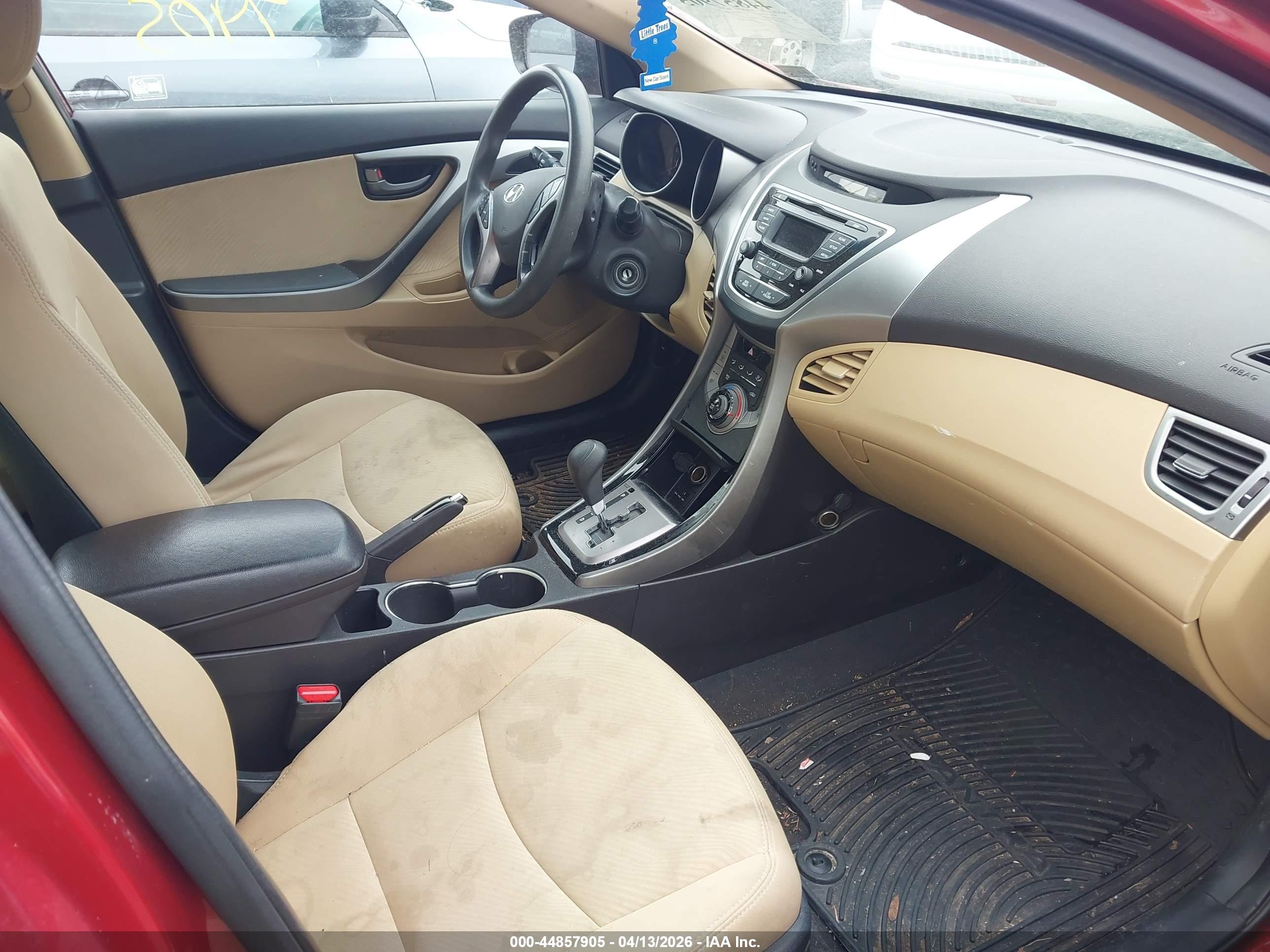 HYUNDAI ELANTRA image 5