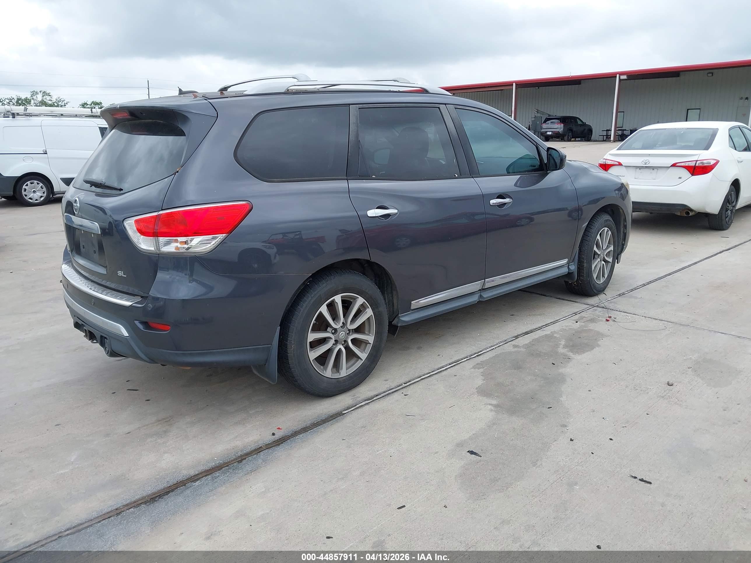 NISSAN PATHFINDER image 4