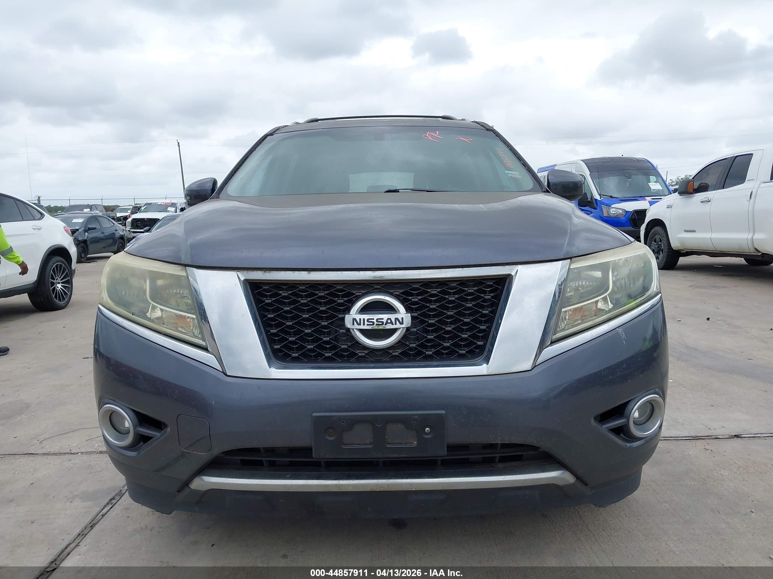 NISSAN PATHFINDER image 6