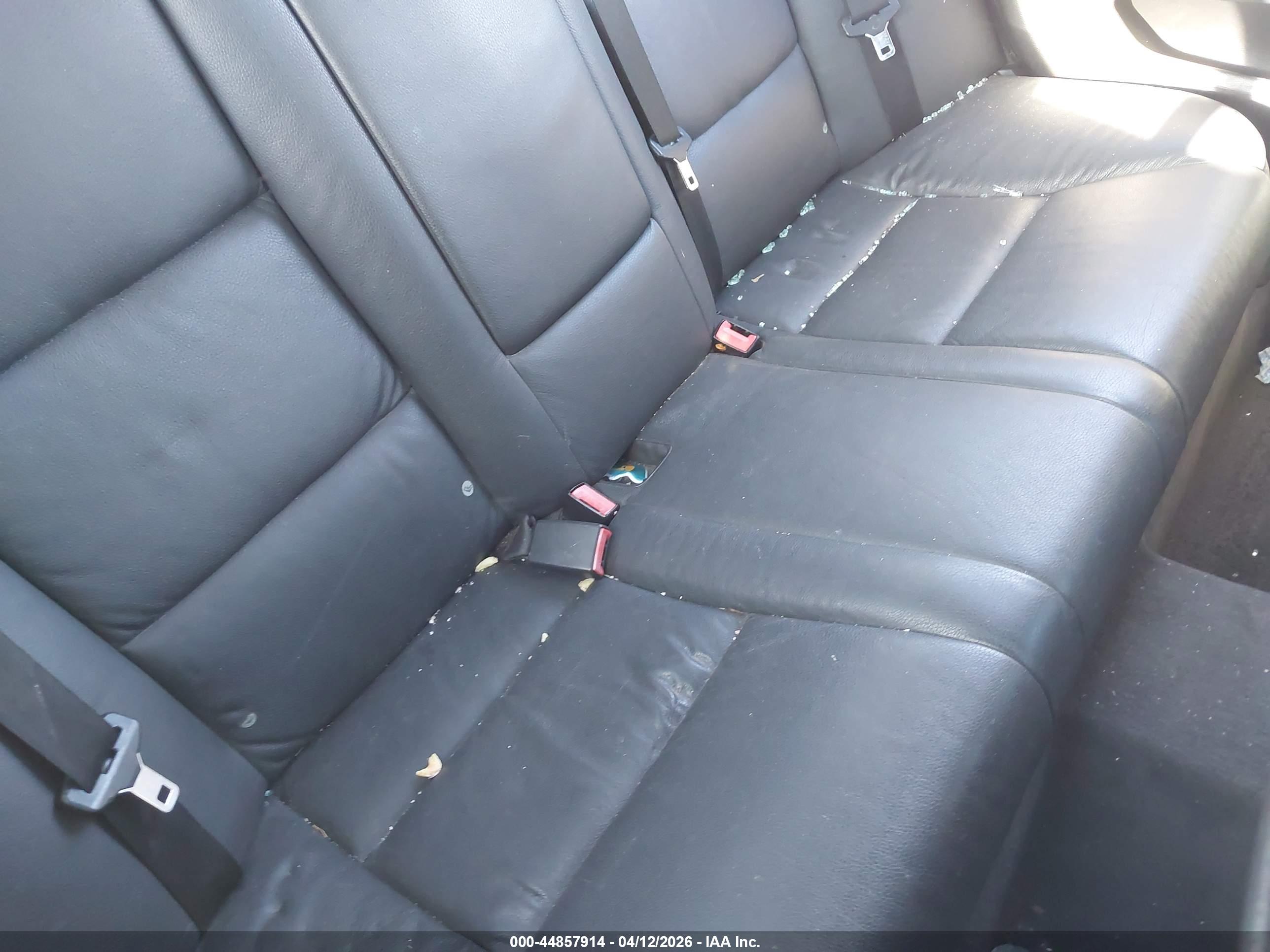 BMW 528XI image 8