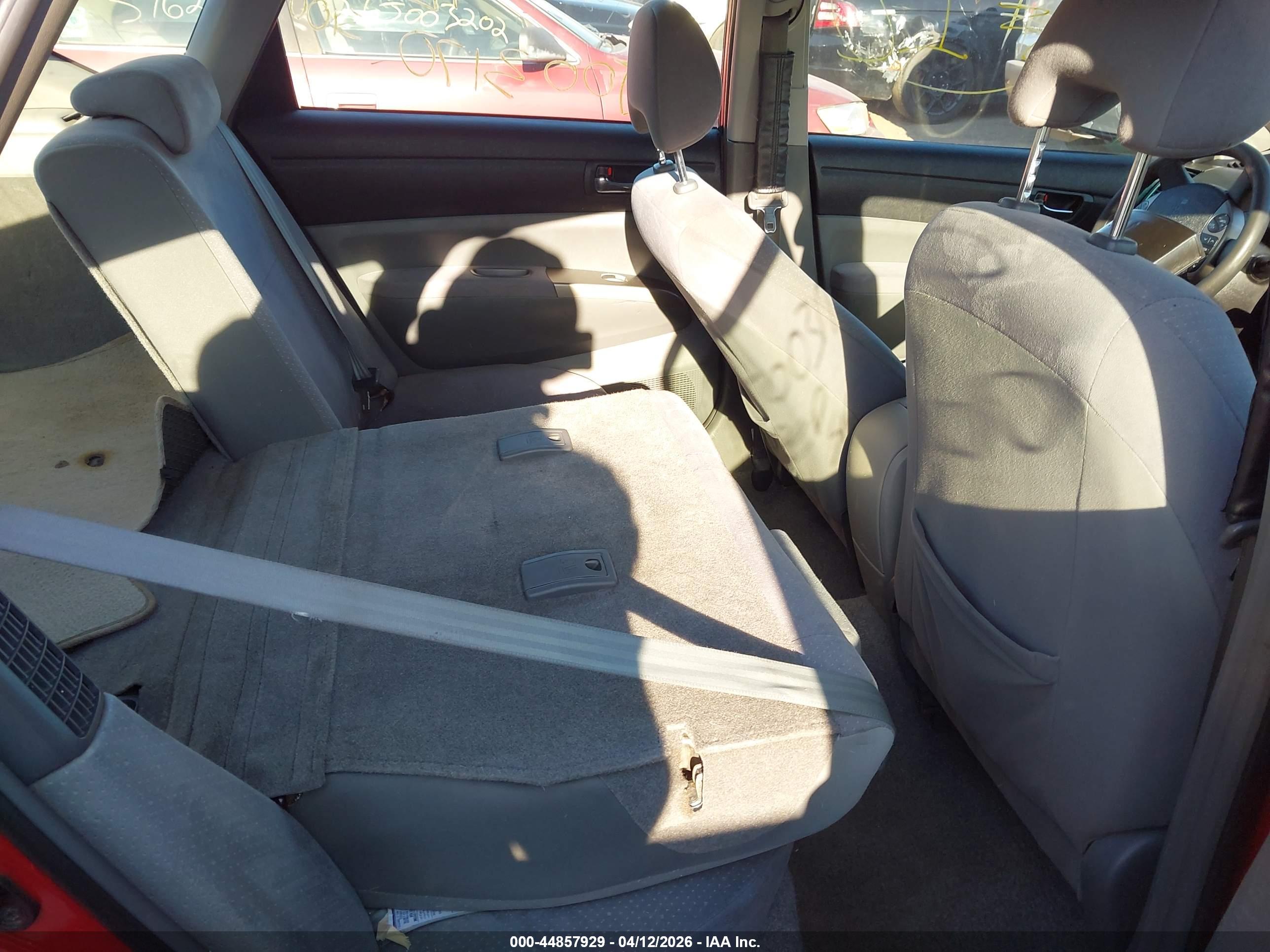 TOYOTA PRIUS image 8