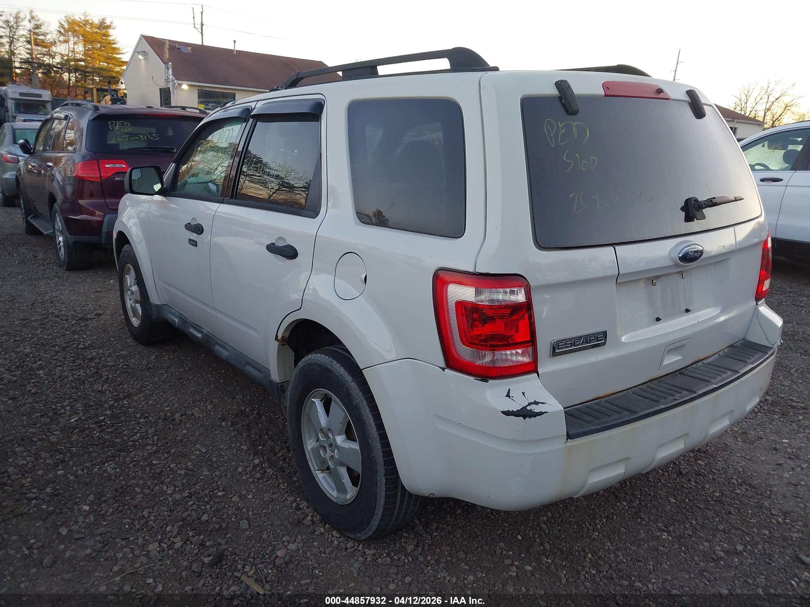 FORD ESCAPE image 3