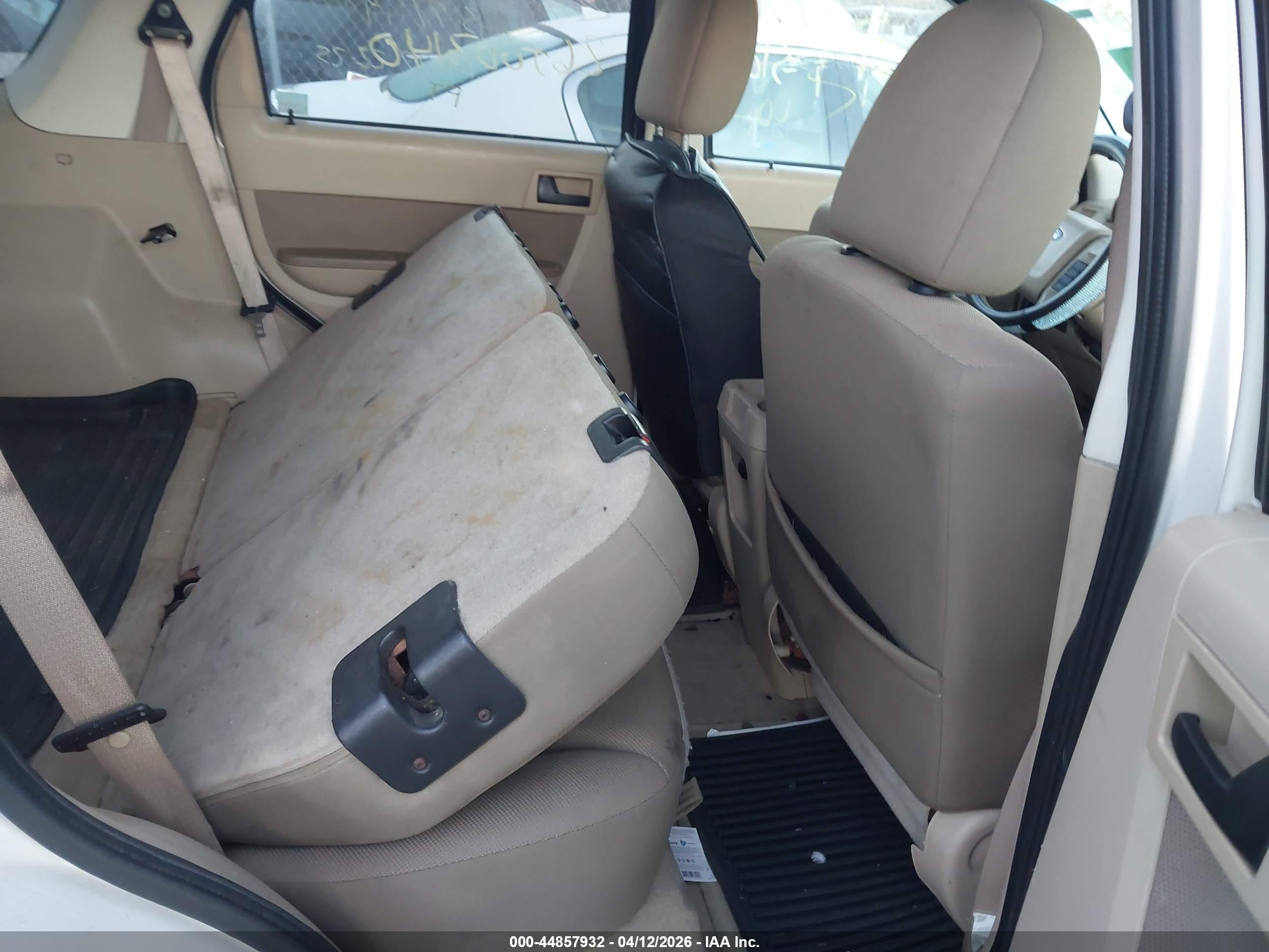 FORD ESCAPE image 8