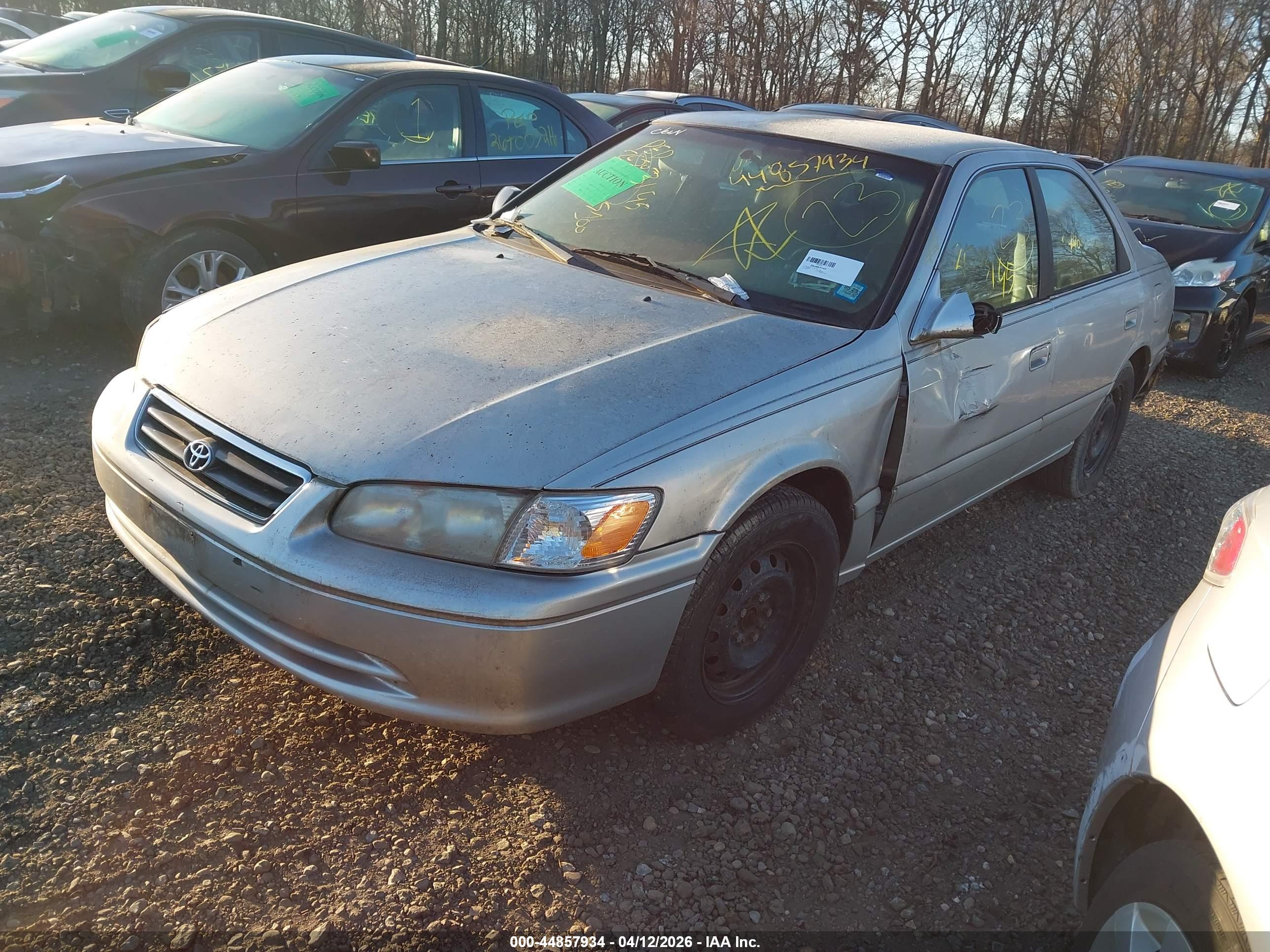 TOYOTA CAMRY image 2