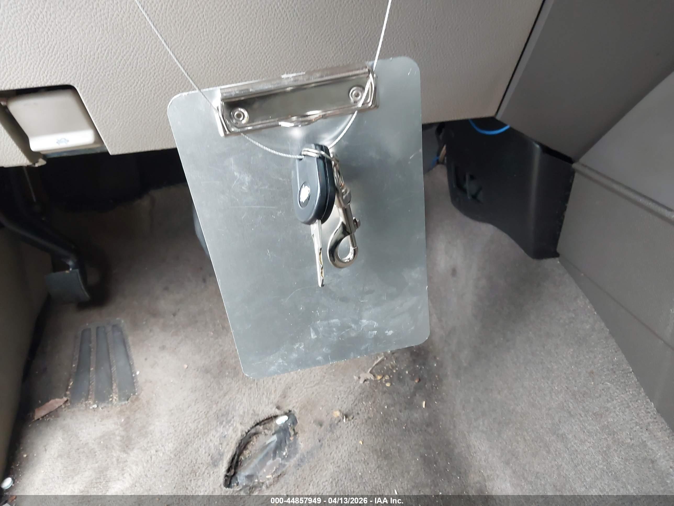 FORD EXPEDITION image 11