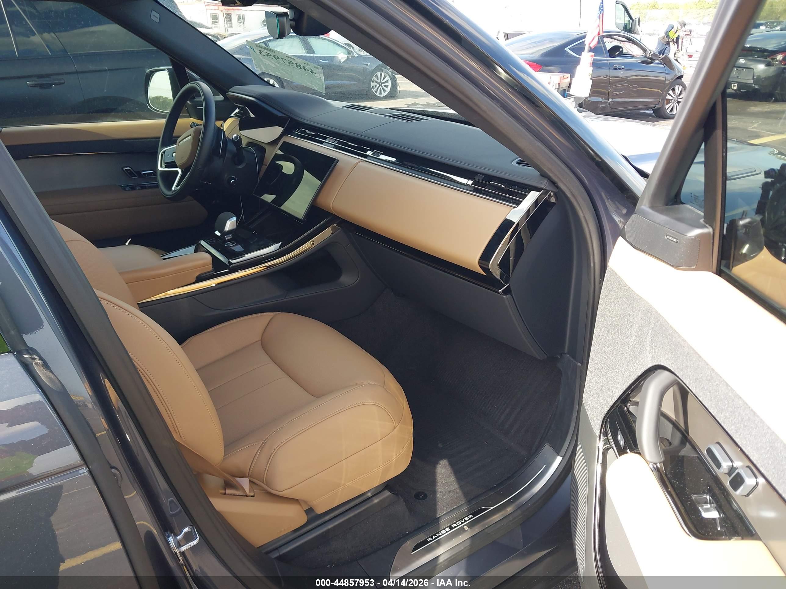 LAND ROVER image 5