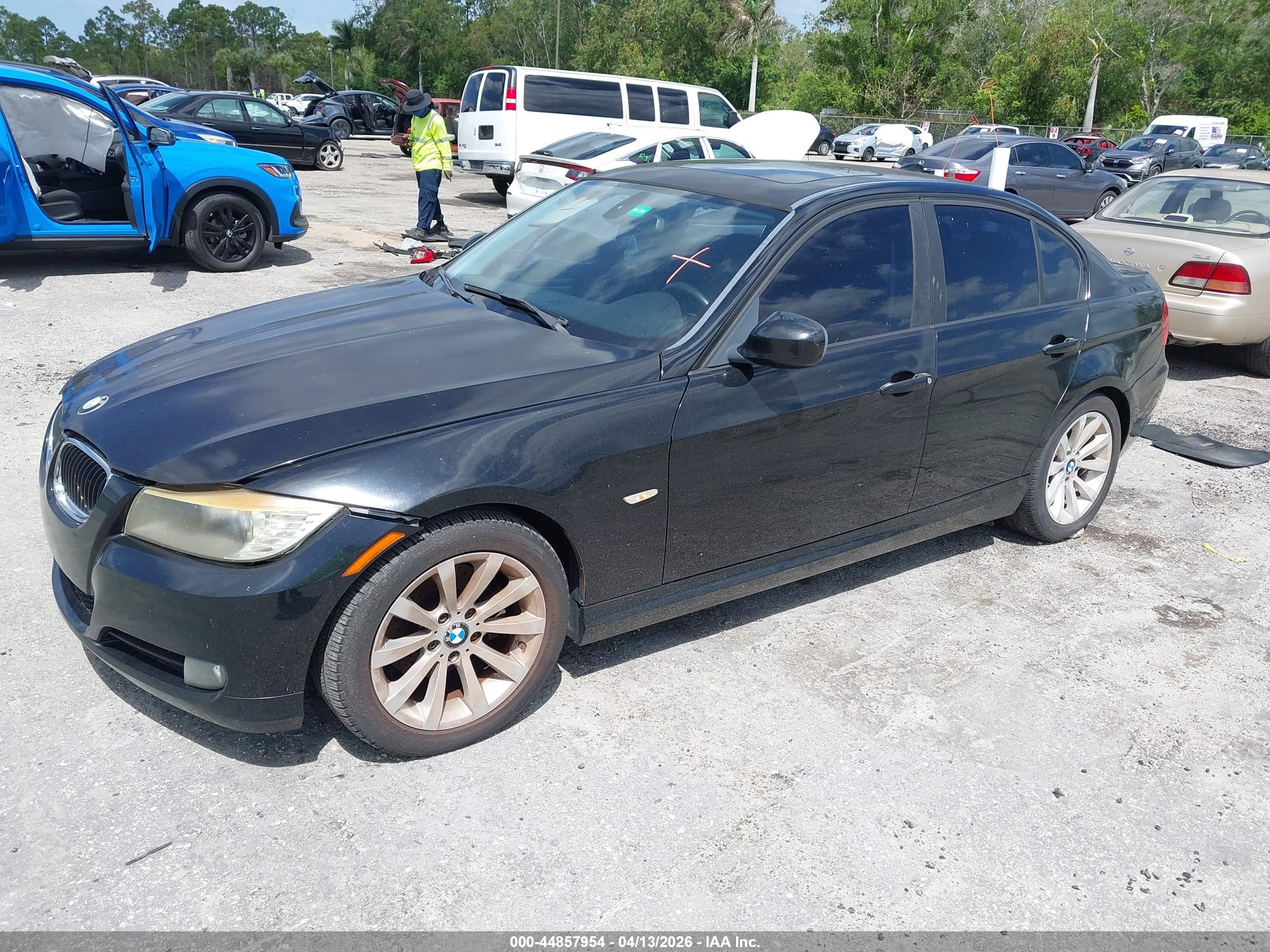 BMW 328I image 2
